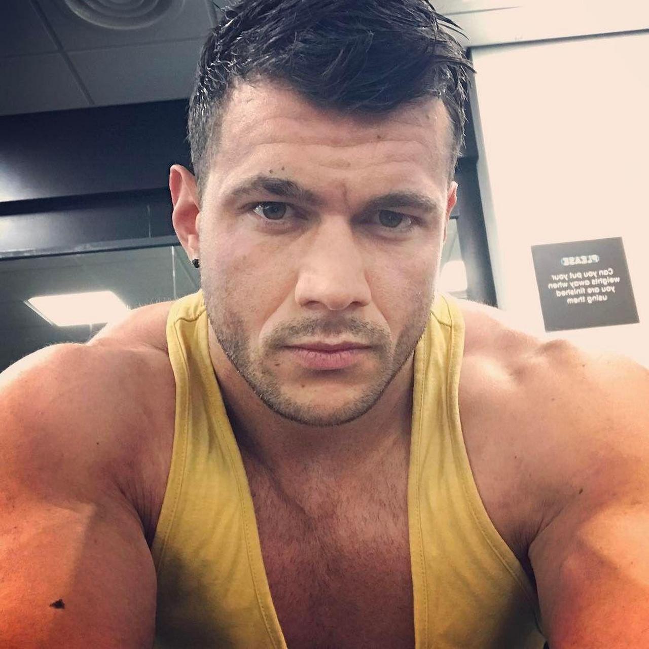 男模joshua armstrong(乔舒亚·阿姆斯特朗)的家属公布噩耗,joshua 已