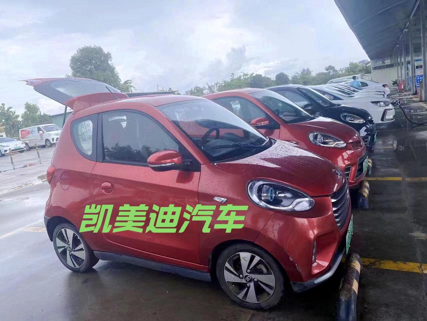 吉利知豆d2s,17年上牌,实际续航约150,三元锂电池单电机,配电池预加热