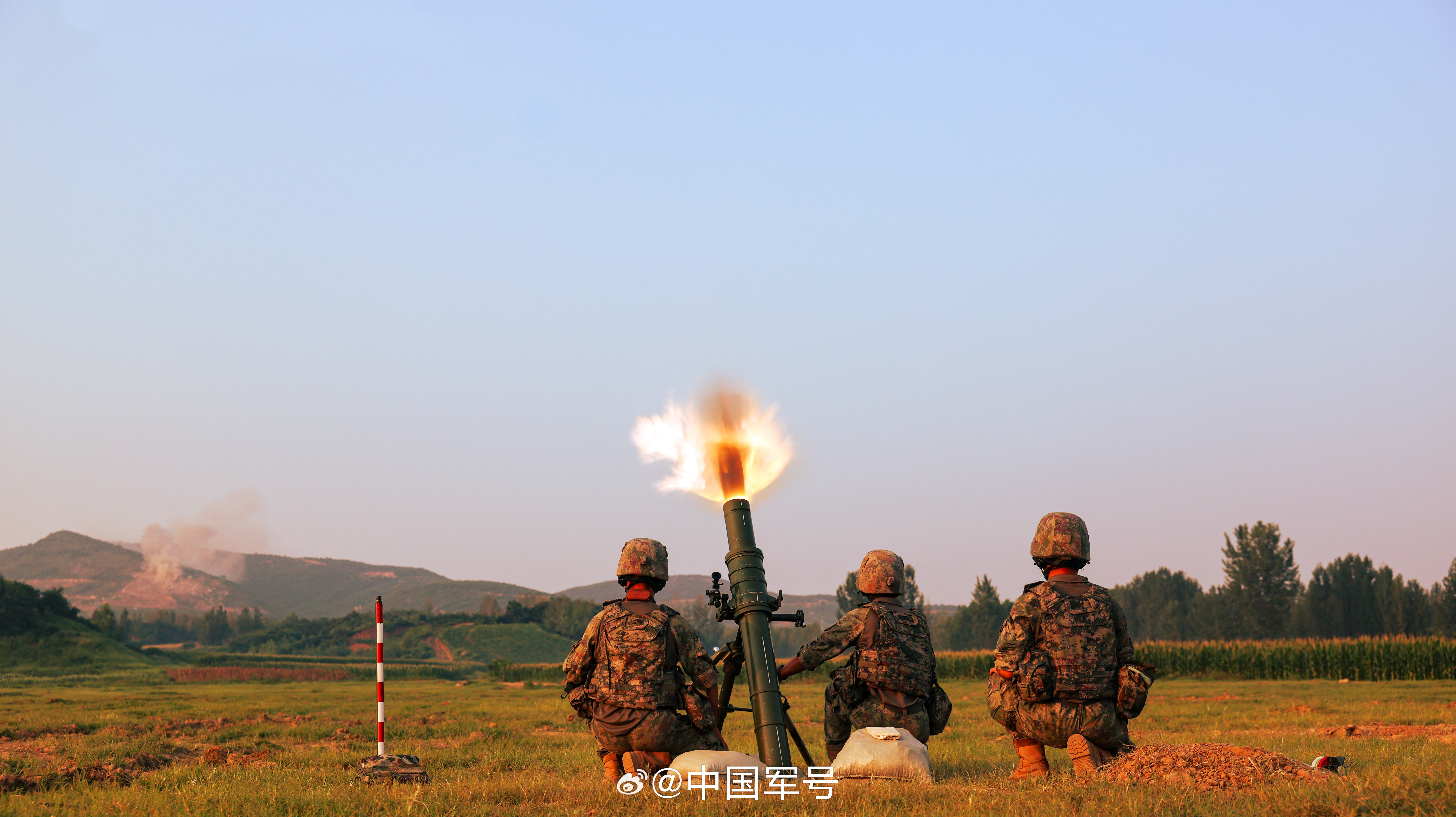 关于场上大战硝烟弥漫，球员实力碰撞的信息