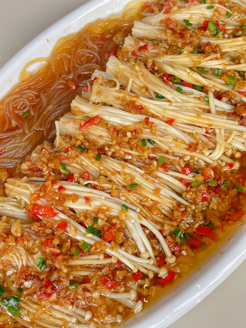 好吃到爆的蒜蓉粉丝蒸金针菇  分享一道简单又好吃的～蒜蓉粉丝蒸金针