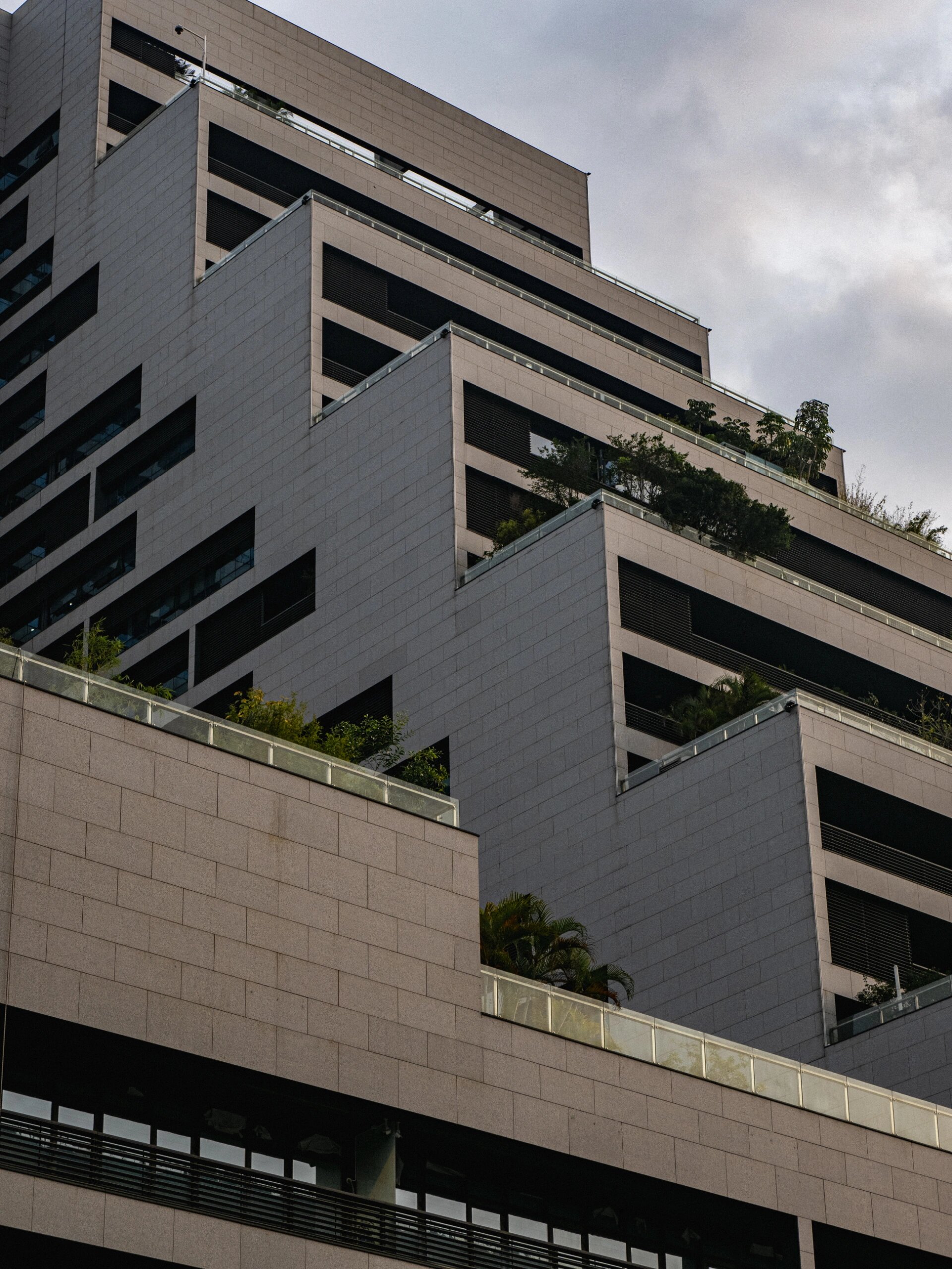 深圳 tairan 深业泰然大厦 stair step shaped building in the
