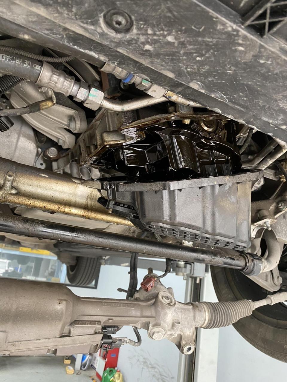 奥迪q5油底壳漏油 换个铝合金油底壳,彻底解决问题