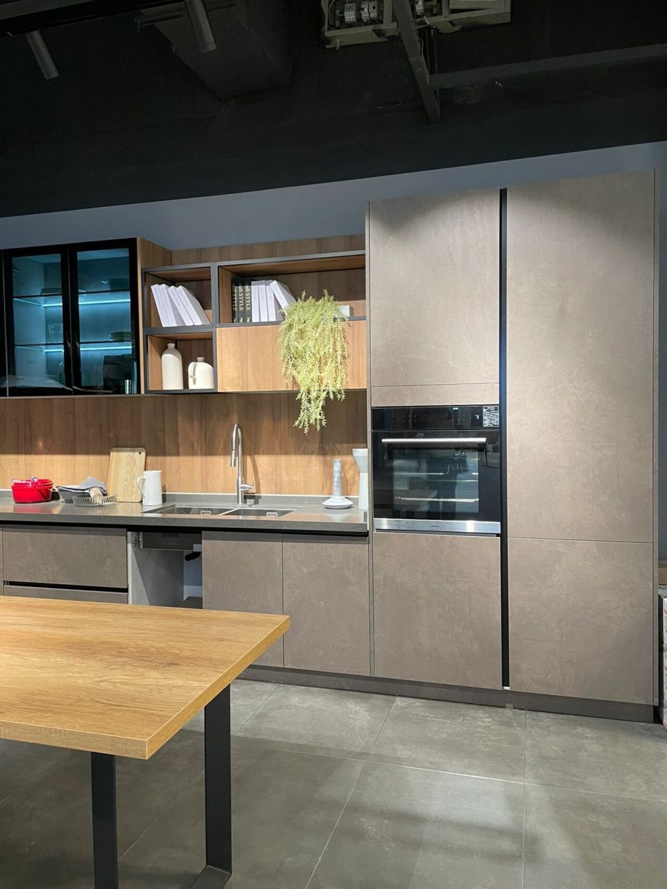 索菲亚司米橱柜 法国司米橱柜,诞生于1934年,有89年的历史,2014年