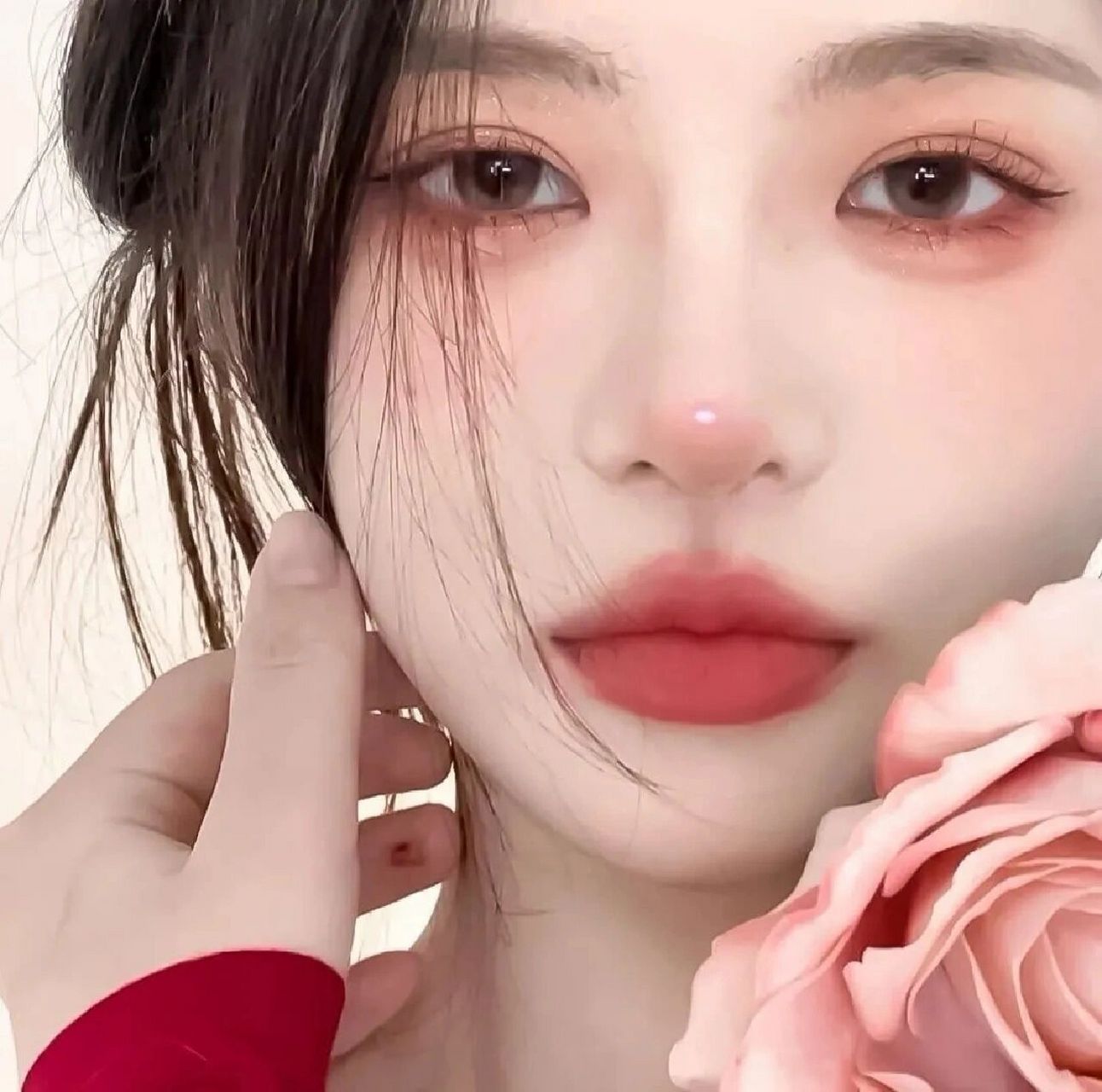 女生头像 |高品质唯美女头 今日文案:咖啡的苦与甜,完全在于喝的人