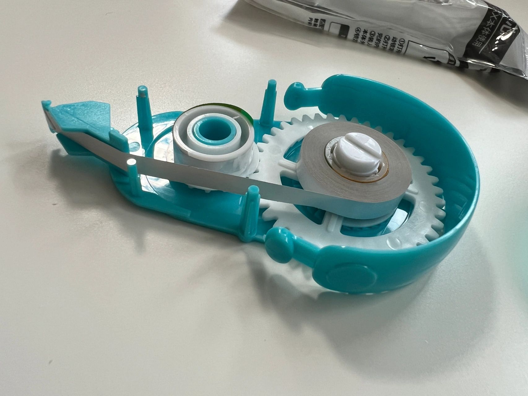 修正带内部结构图   赚钱不易,能省则省,小富靠勤