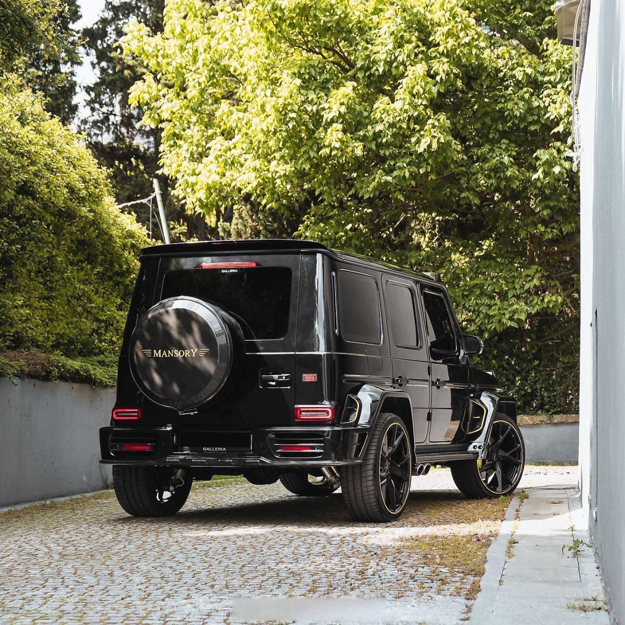 奔驰g63 mansory定制版!帅就完事了?