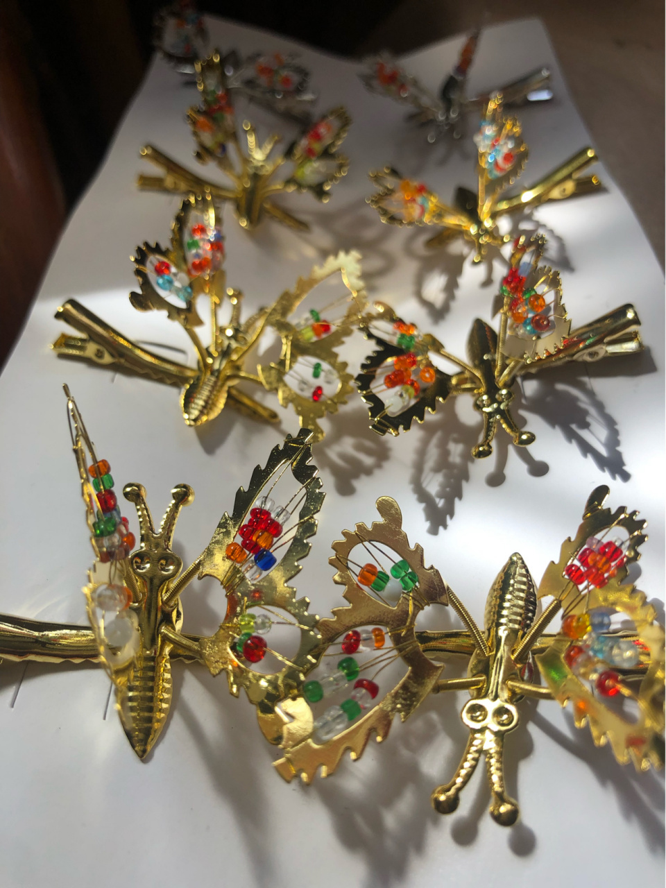 怀旧蝴蝶发卡 90年代我的童年记忆就是这个翅膀会晃动的铁皮蝴蝶发卡