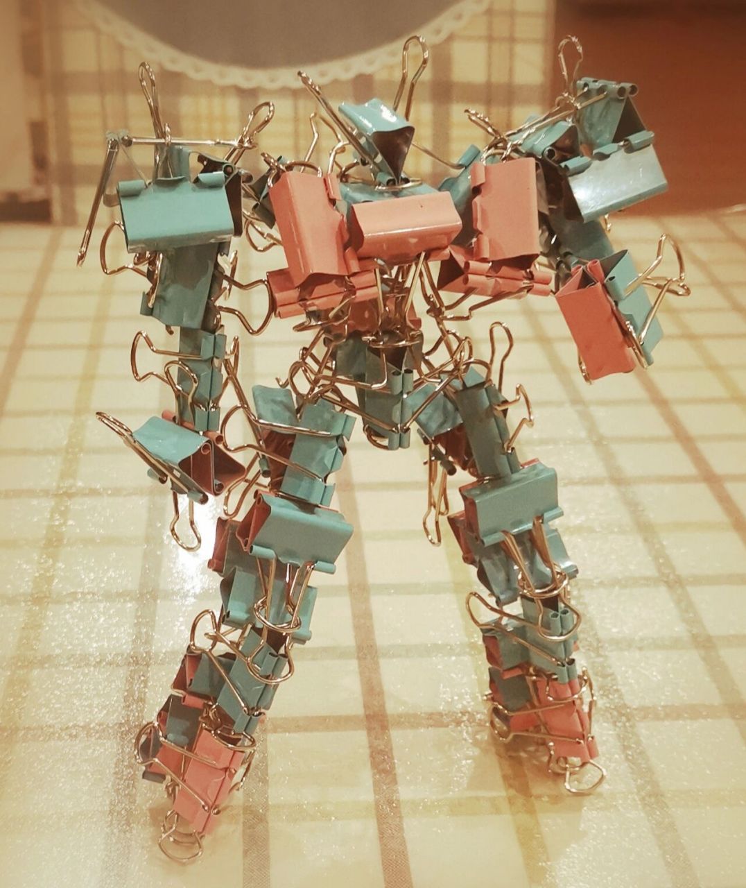 铁夹子高达分解步骤(一) 大家都在找利迪昂制作的长尾夹高达的教学