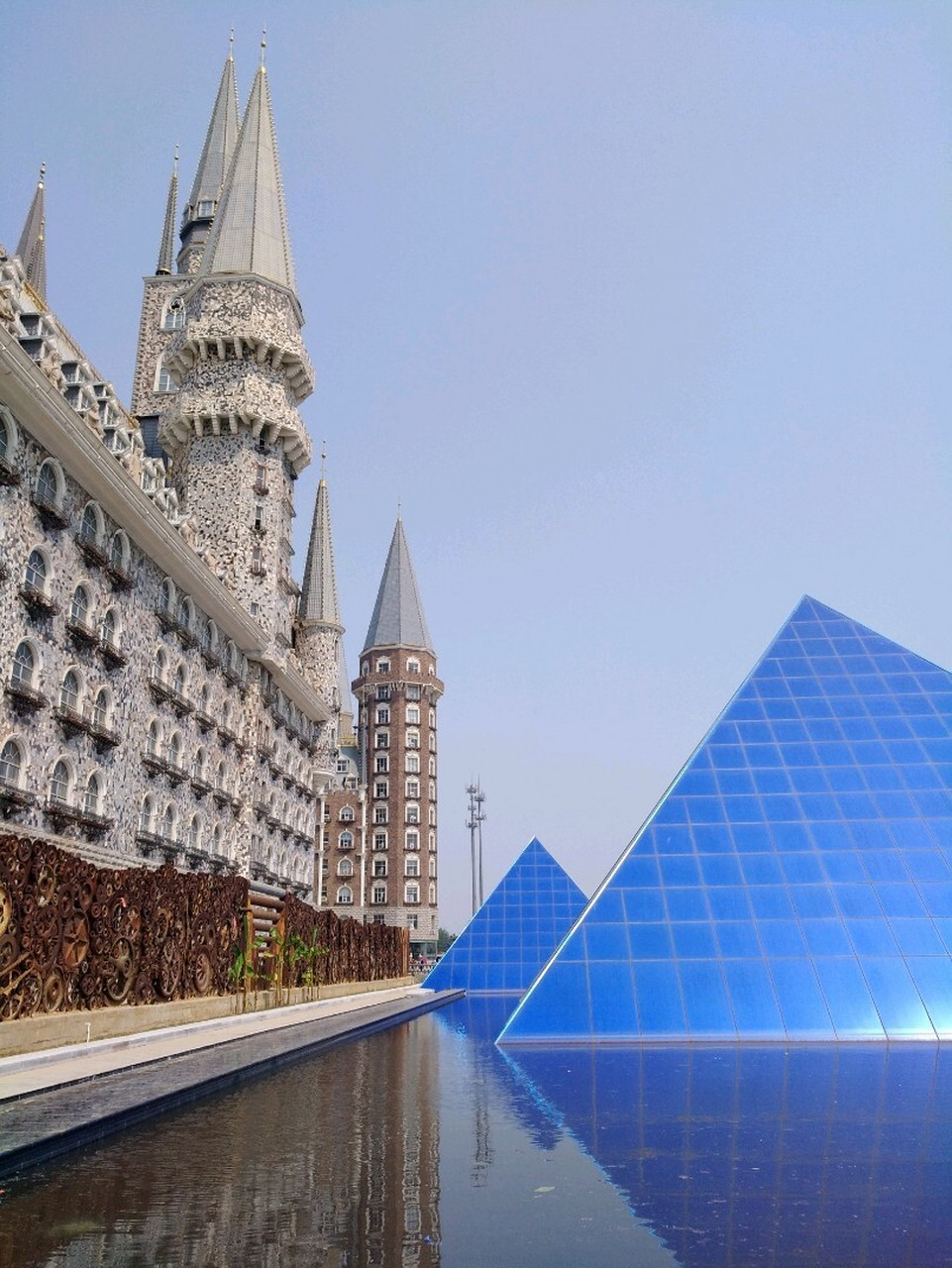 游7915东方"霍格沃茨"魔法学校98 92名称:河北美术学院南校区