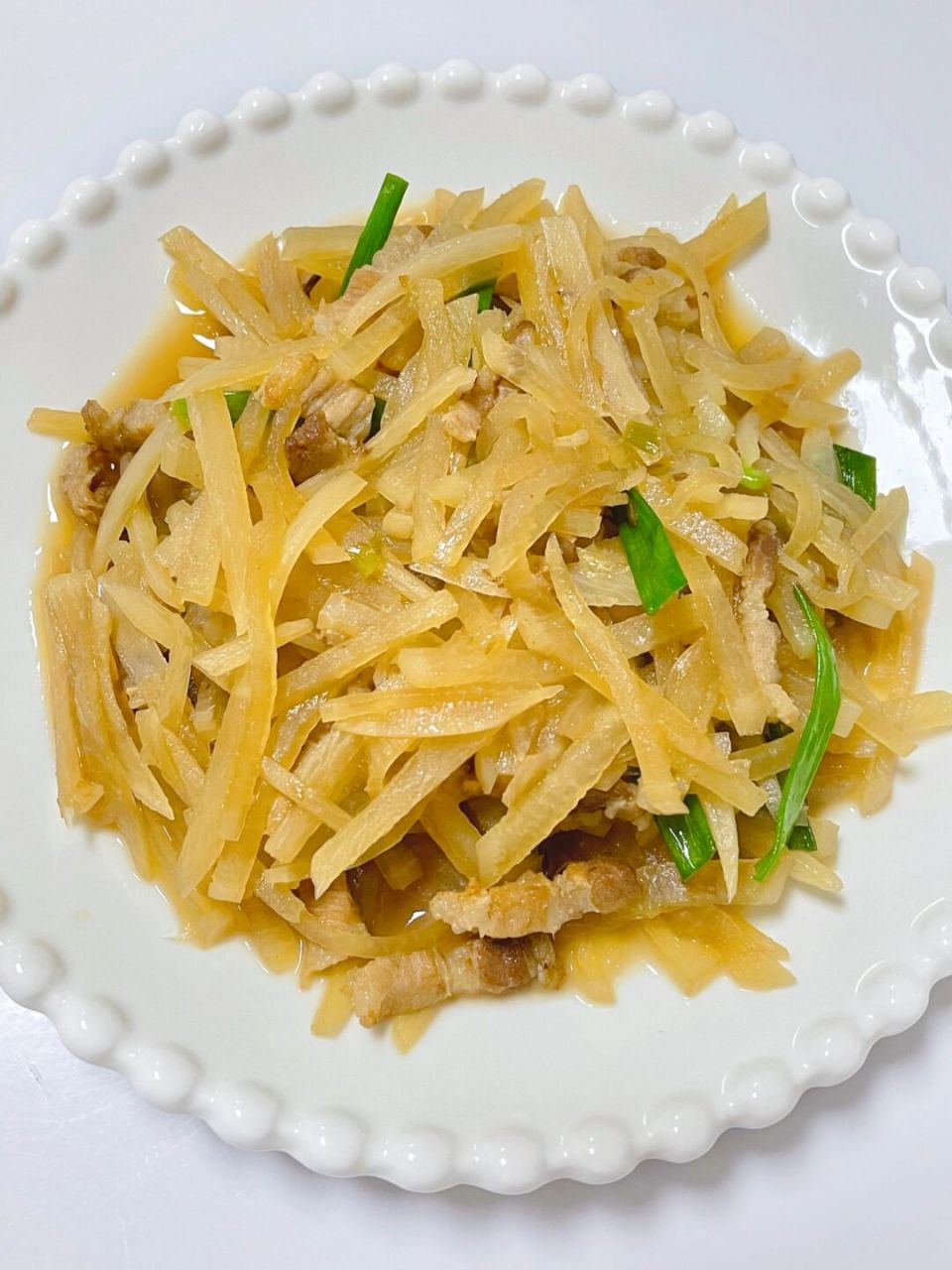 02食材: 五花肉,白萝卜,葱末,葱段 	 93做法: 11566五花肉