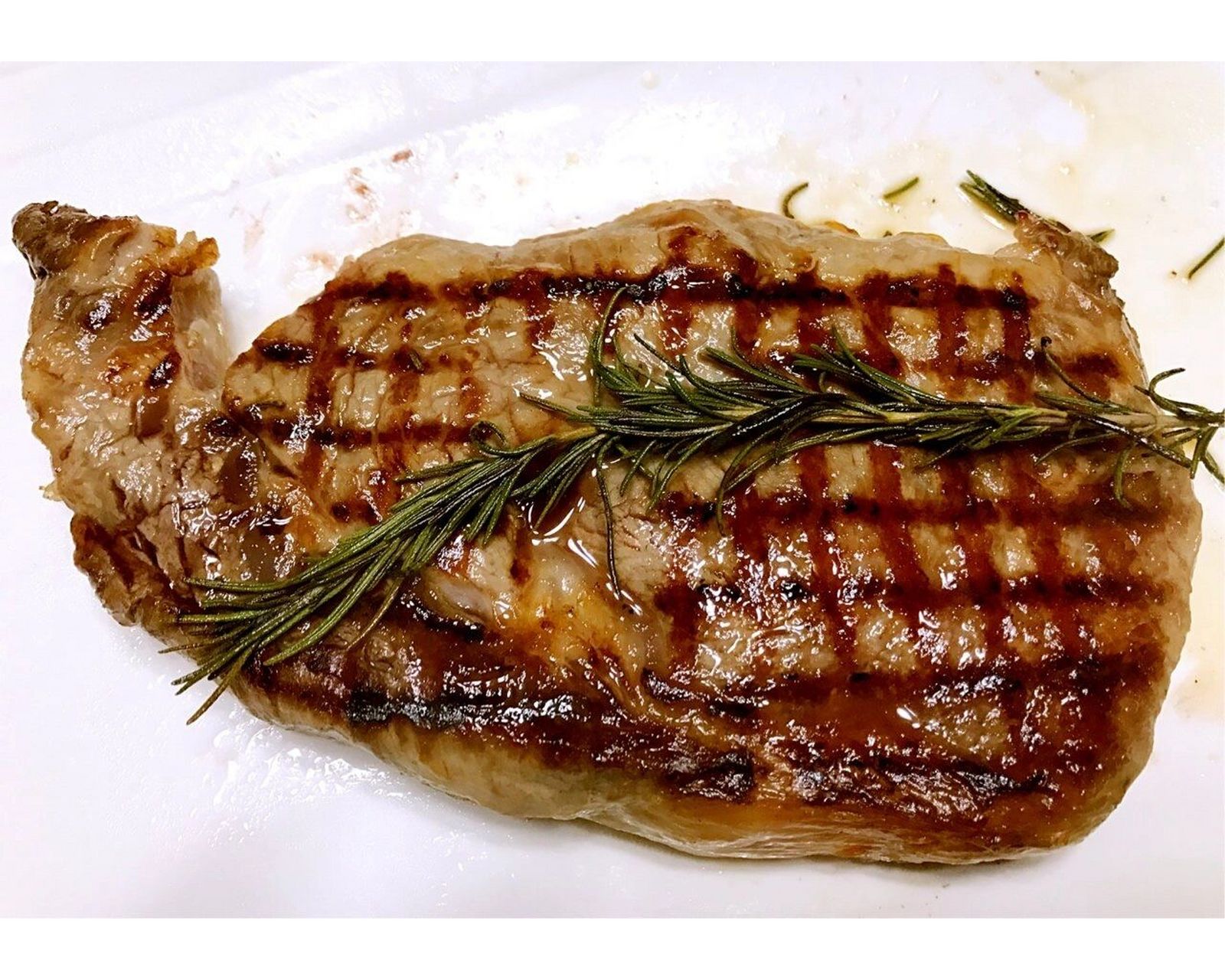 先煎后烤|厚切眼肉牛排 分享一个厚切眼肉先煎后烤做法,大概七分熟