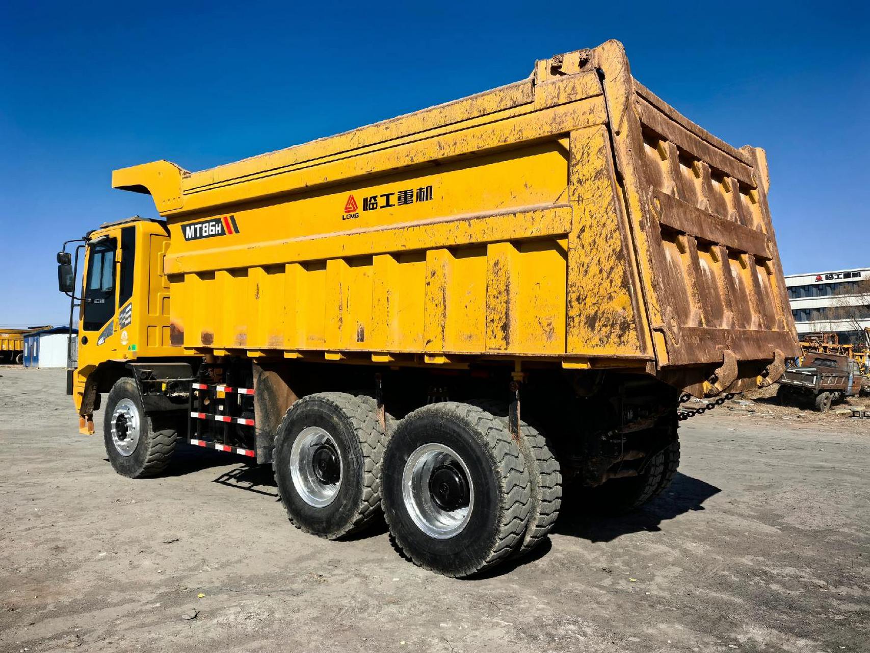 精品临工mt86h矿用宽体自卸车