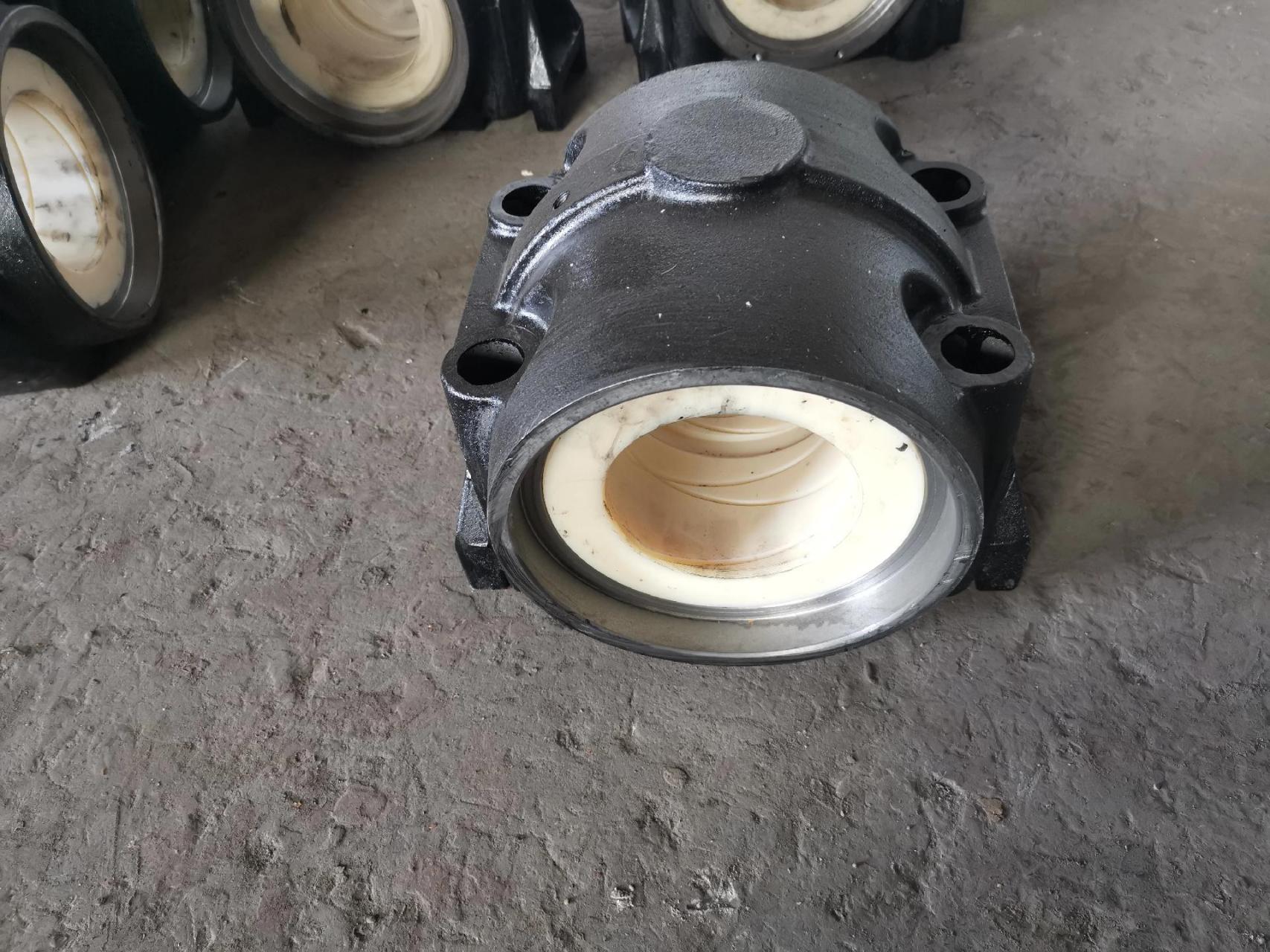 金鑫覆膜砂铸造精品平衡轴壳欧曼平衡轴壳