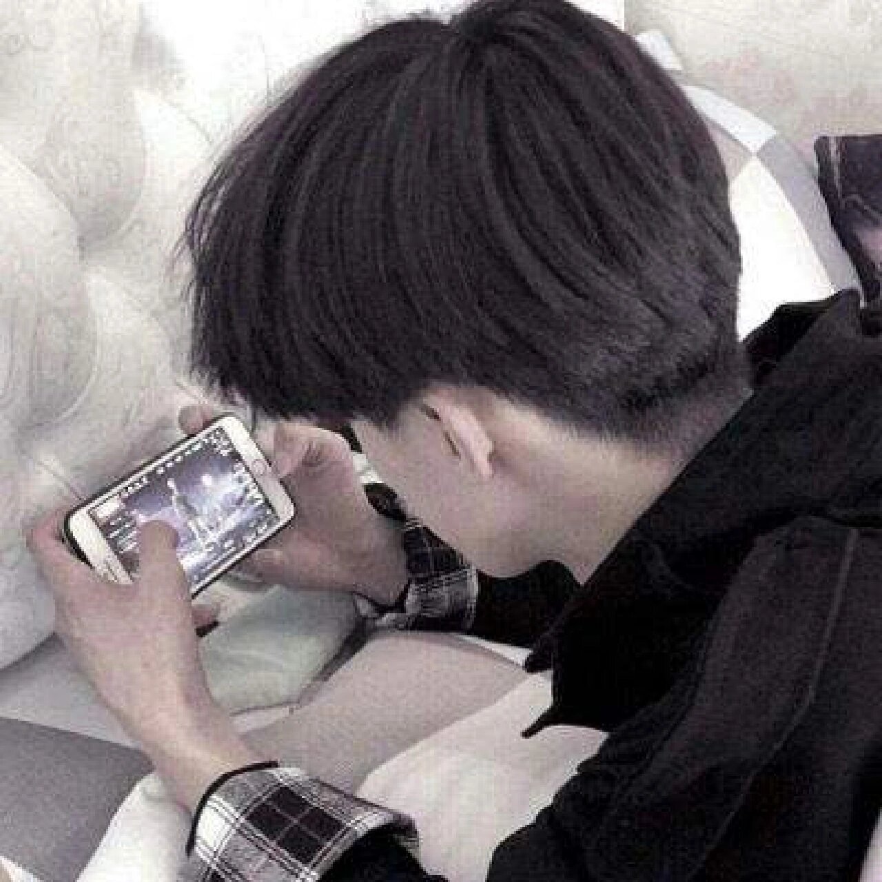 男生头像冷酷帅气侧脸