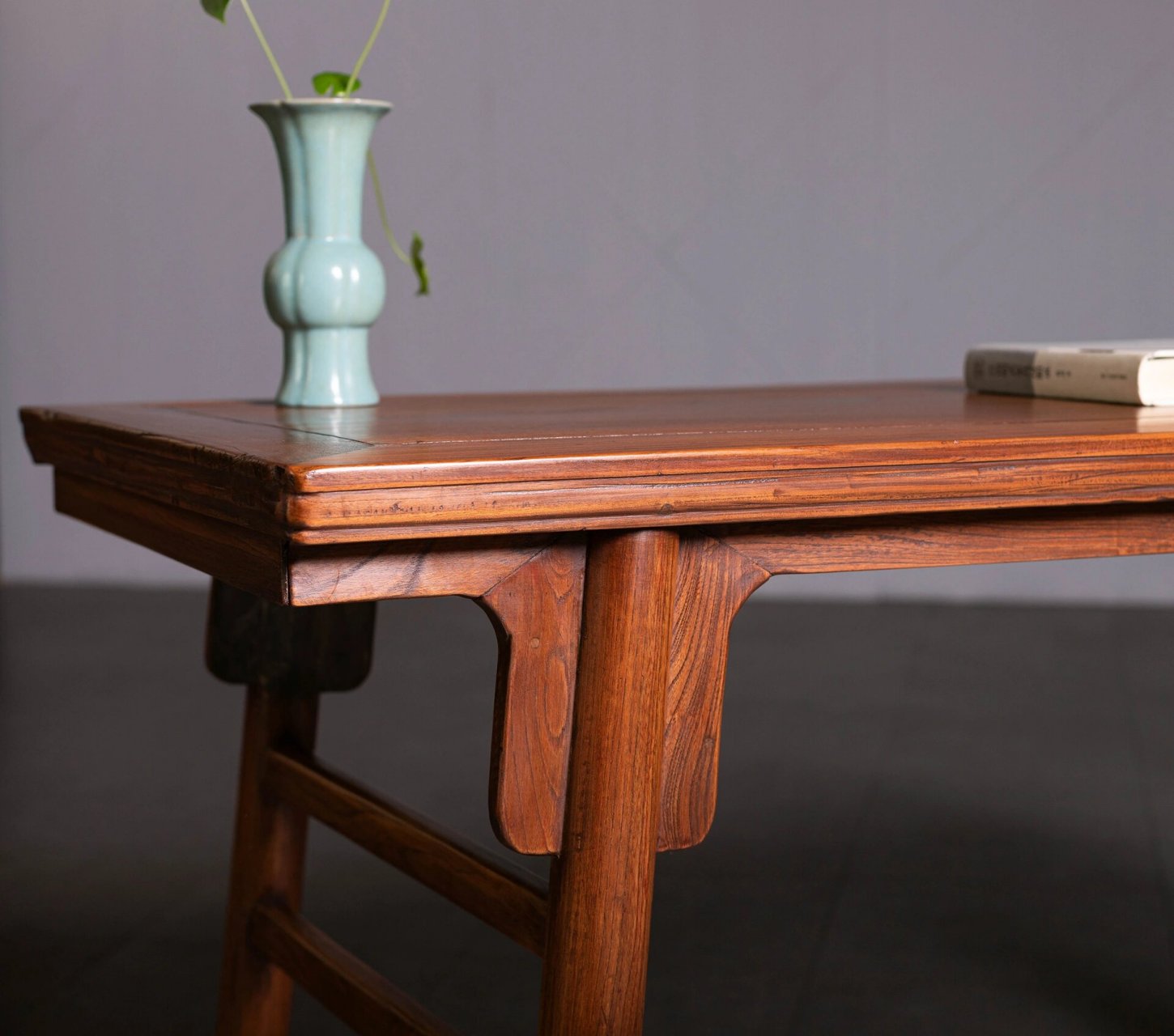 清晚期 蘇工 明式榉木夹头榫素刀牙画桌 【详情】此画桌刀牙板,梯子枨