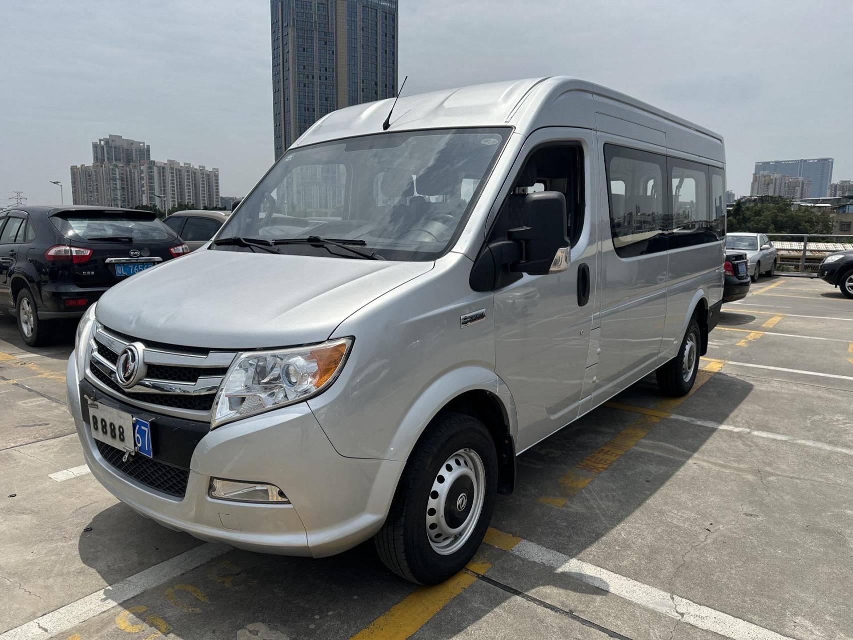 东风御风柴油日产发动机,2.5 t国五排放.7座小型客车,20年3月上牌.