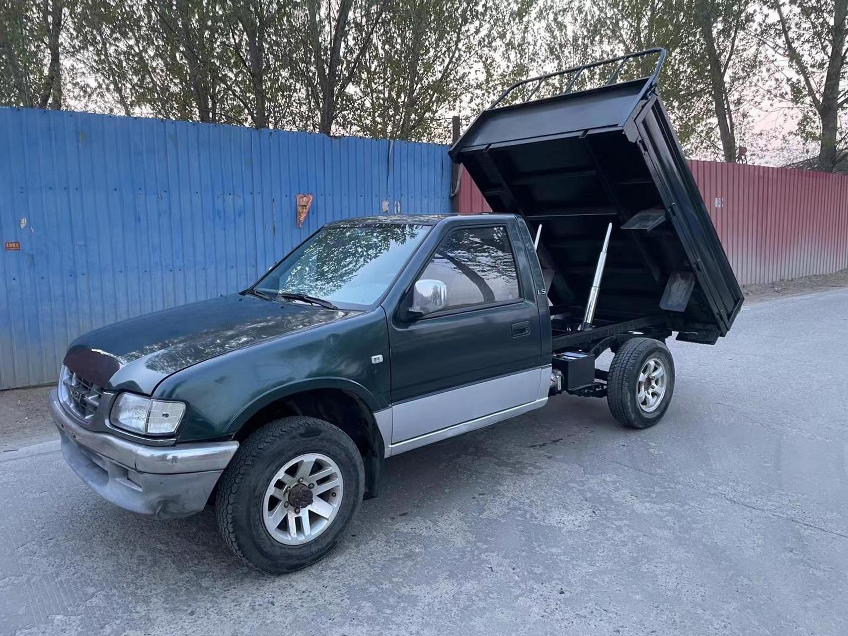 新到五十铃柴油手动四驱单排皮卡,自卸翻斗车到货