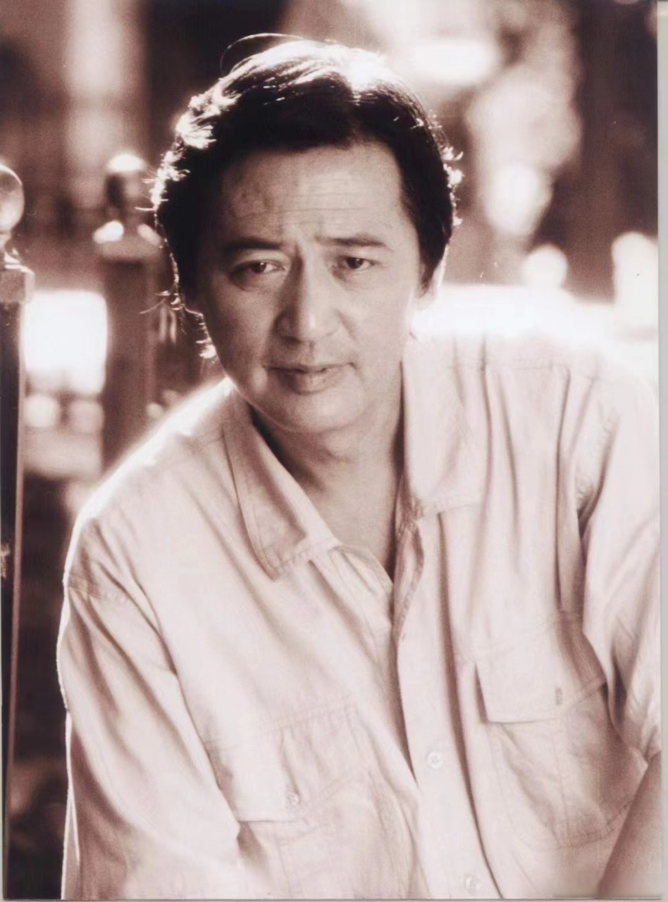 惊悉国家话剧院首任院长,原中央实验话剧院院长赵有亮今晨去世,悲痛之