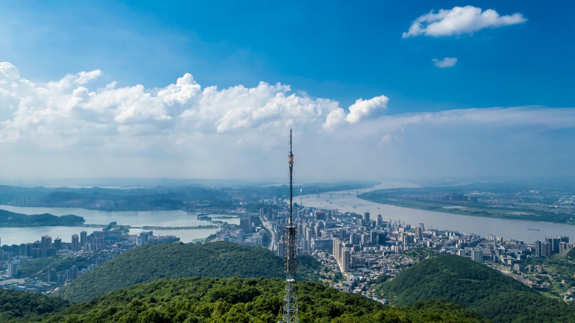 黄石市旅拍-月亮山 黄石月亮山位于湖北省黄石市,磁湖南岸,黄荆山东麓