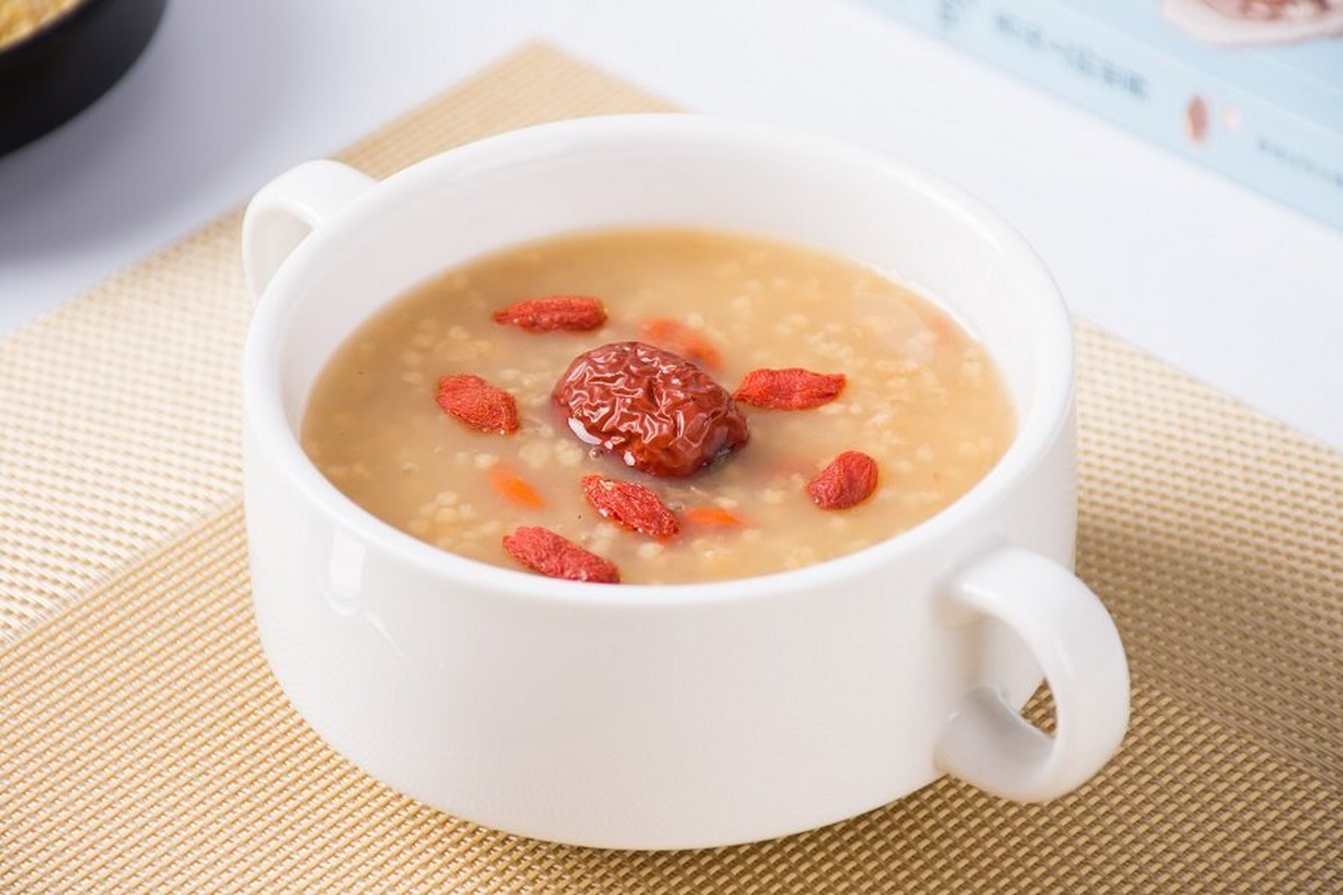 软糯香甜的核桃粥 我印象中的核桃粥,是香浓的,是温馨的……一股淡淡