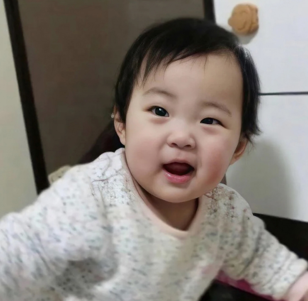 郑仁宝宝9899 照片持续更新中 找到几张清楚的照片 妈妈们可以