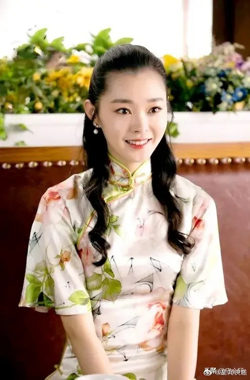 宋轶的表哥竟是跳水奥运冠军胡佳,表嫂是"花游公主"罗茜,曾拿过奥运会