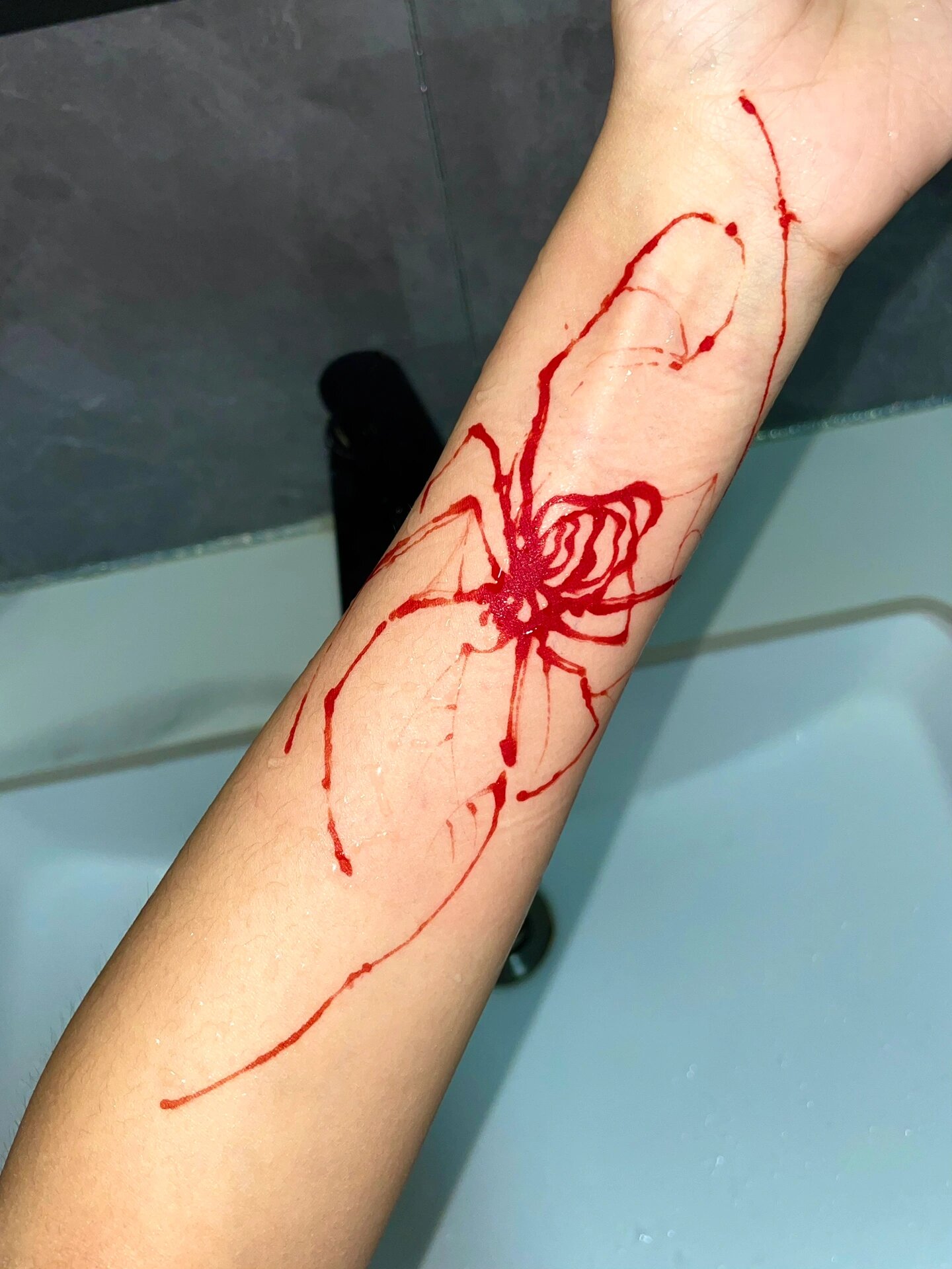 海娜手绘|红色蜘蛛绝美的好叭991501 这也太帅啦 爱疯!