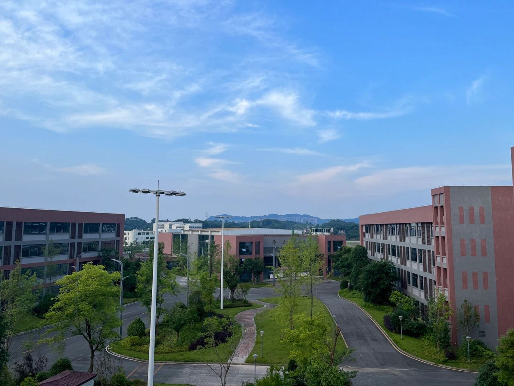 四川民办专科推荐 【泸州医疗器械职业学院】 ①公有国企办学:实力强
