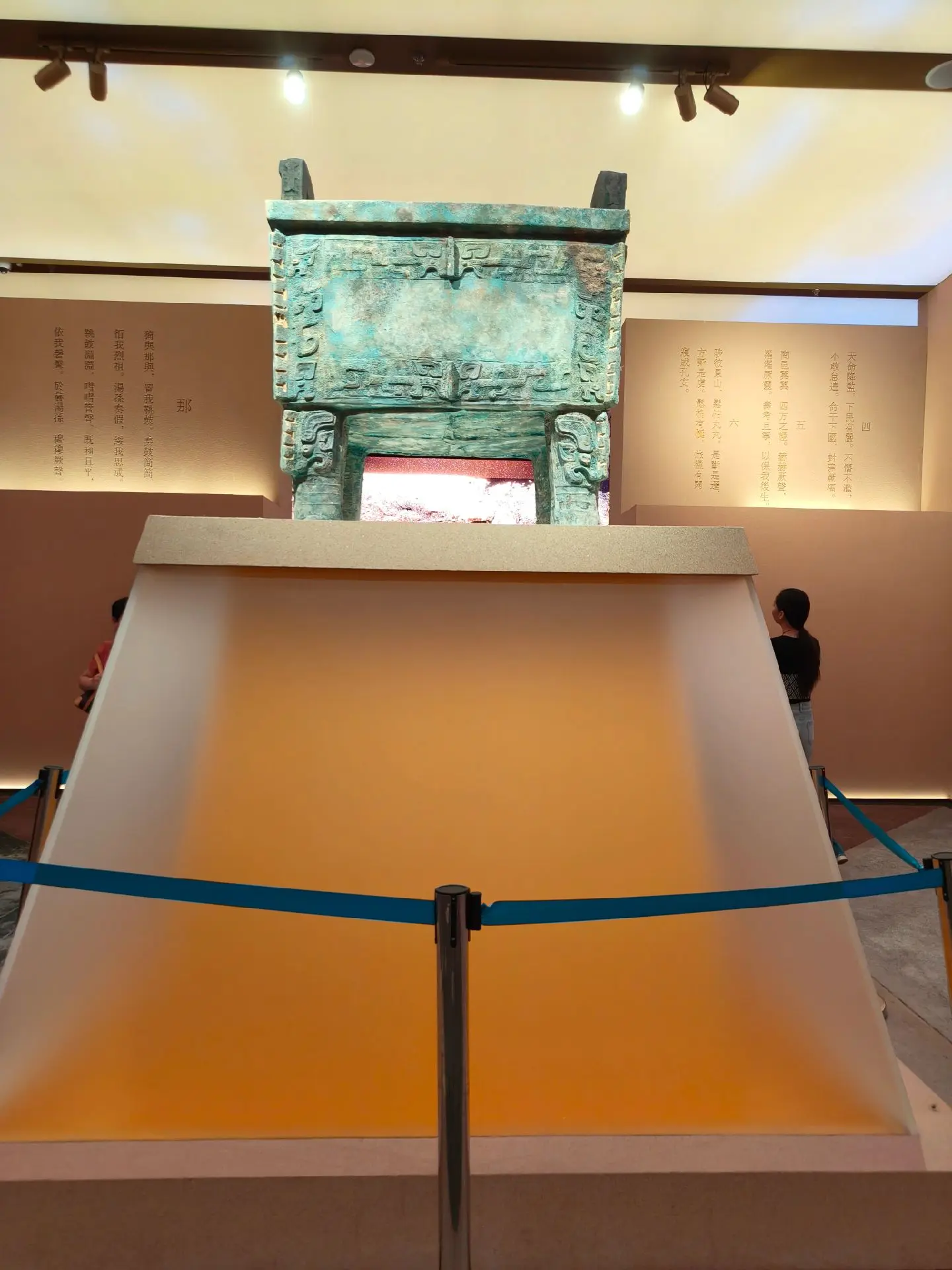 连人民币都在更新,你凭什么一成不变,努力挣钱吧