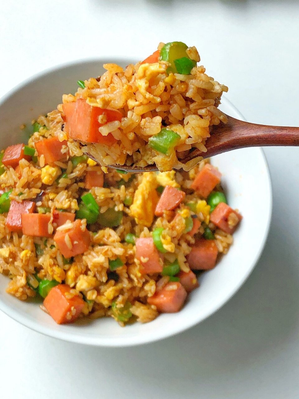 每天都愁着不知道吃什么的时候就喜欢炒这杂菜丁炒饭!