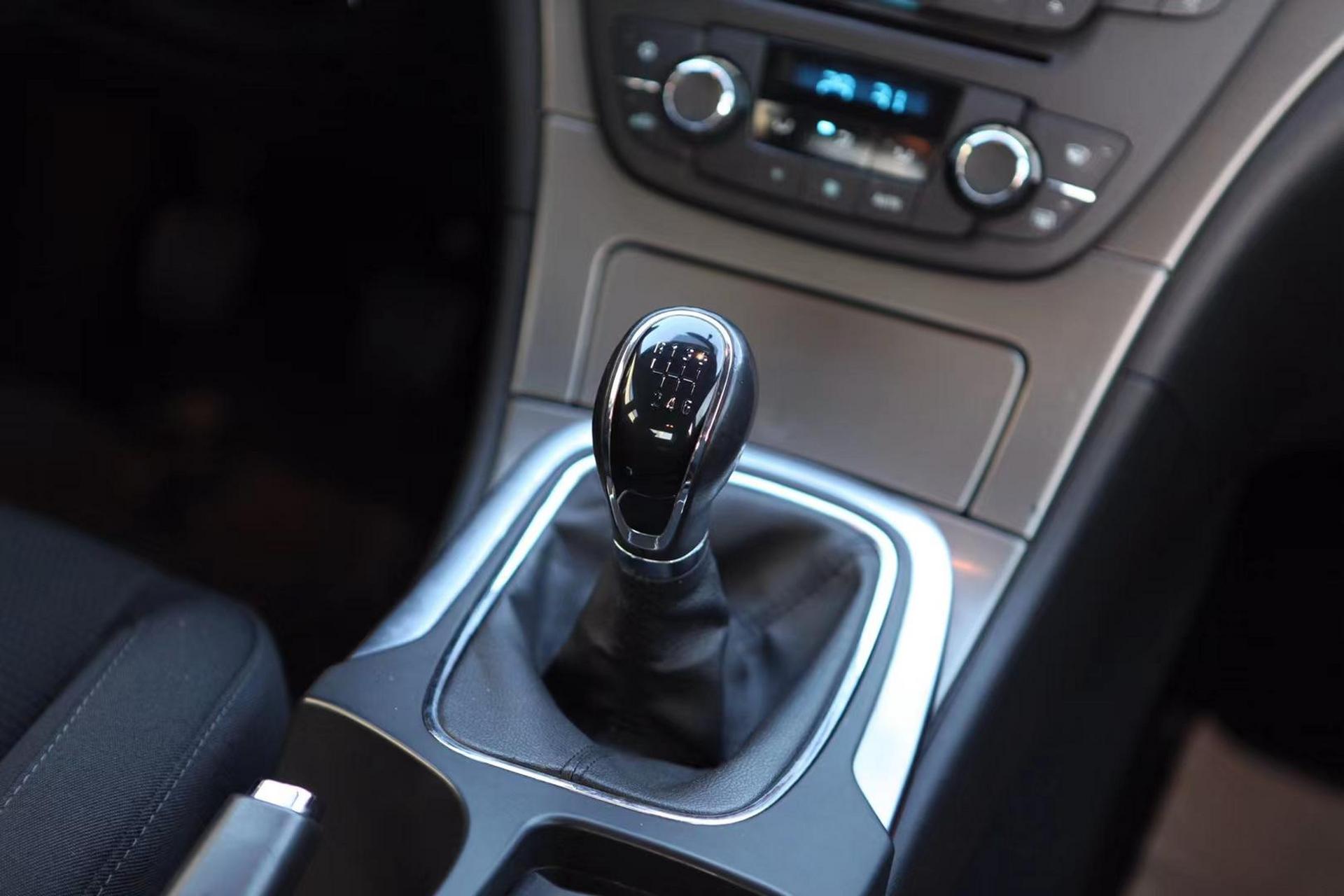 6t手动挡.新到店2010年04月别克君威 2010款1.