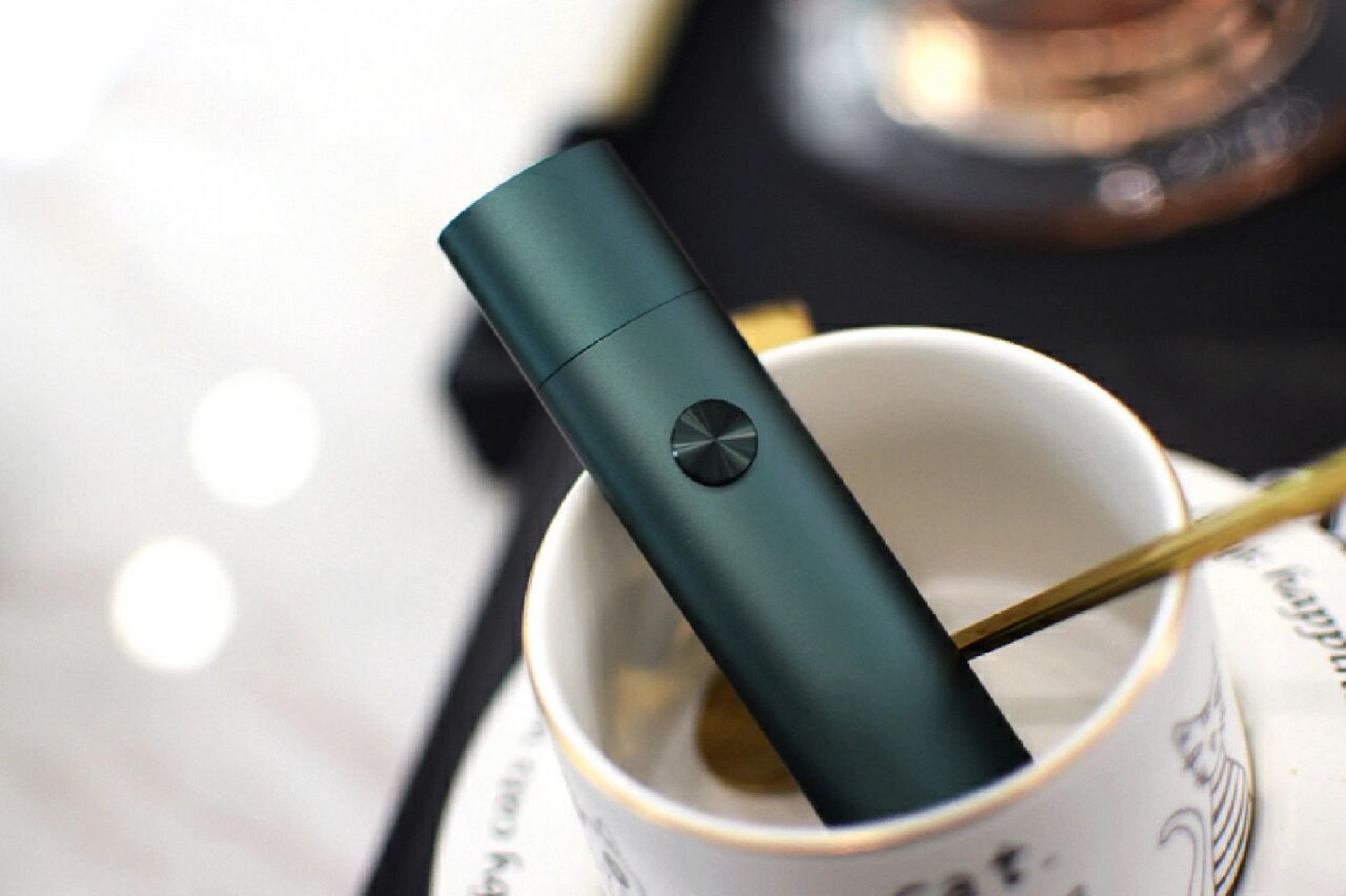 约会好物 左点金属款电子口腔喷雾 口喷,即用较强的味道掩盖原本口气