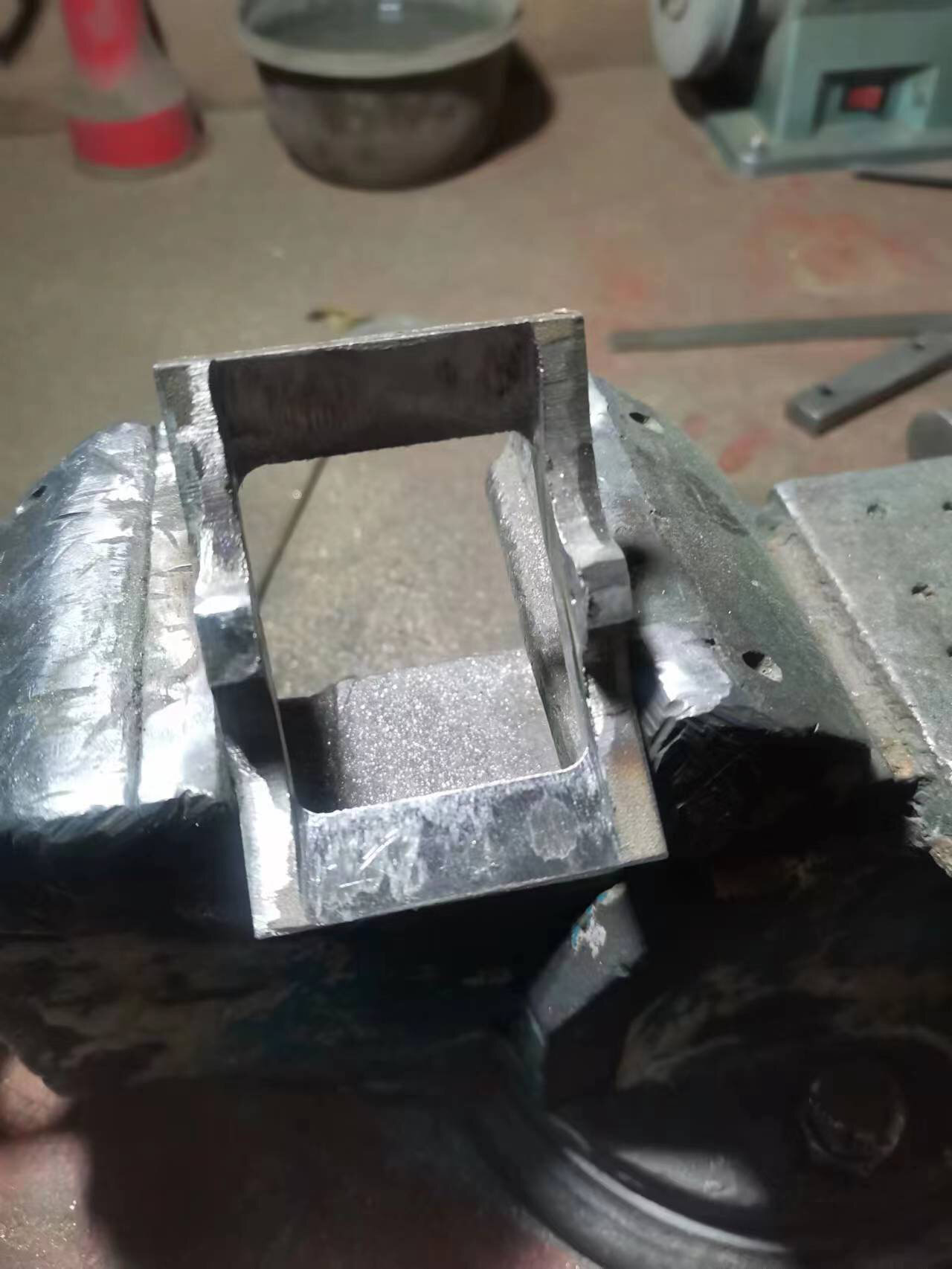 纯手工不锈钢皮带扣的制作小片段 手工皮带扣制作片段.