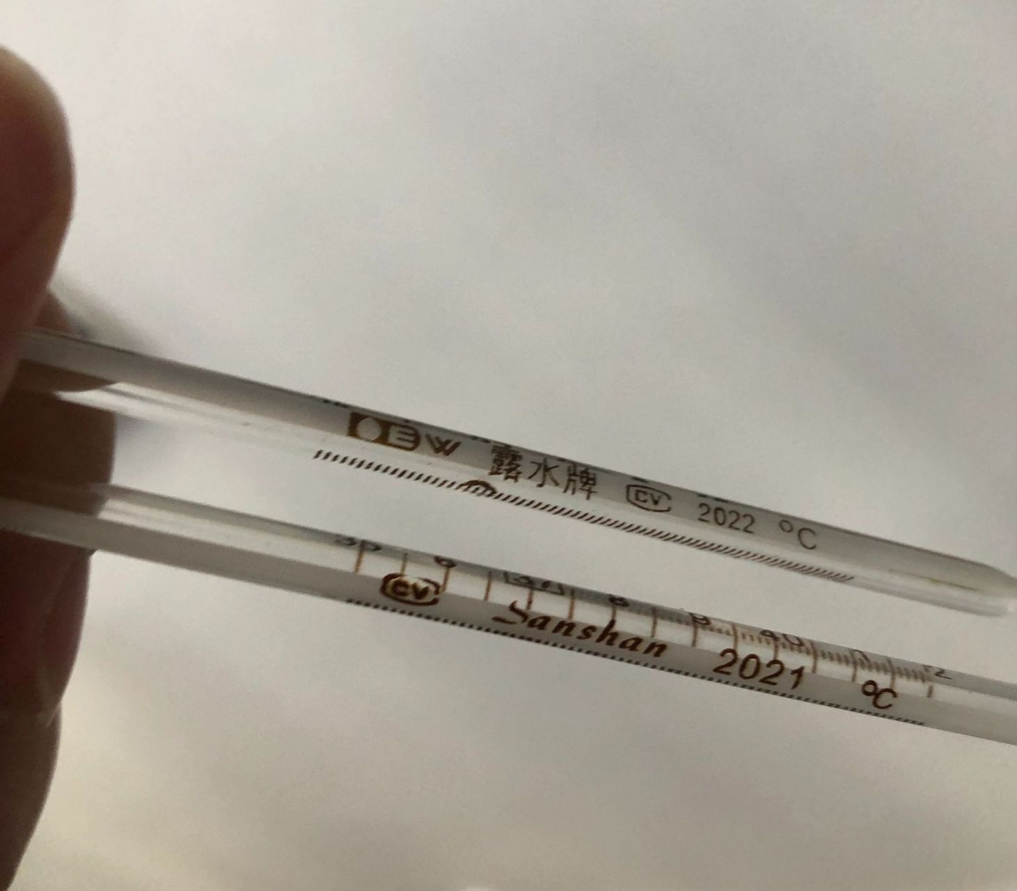 这几天阳了,但是没想到温度计是坏的,量的体温一直在37.8-38.