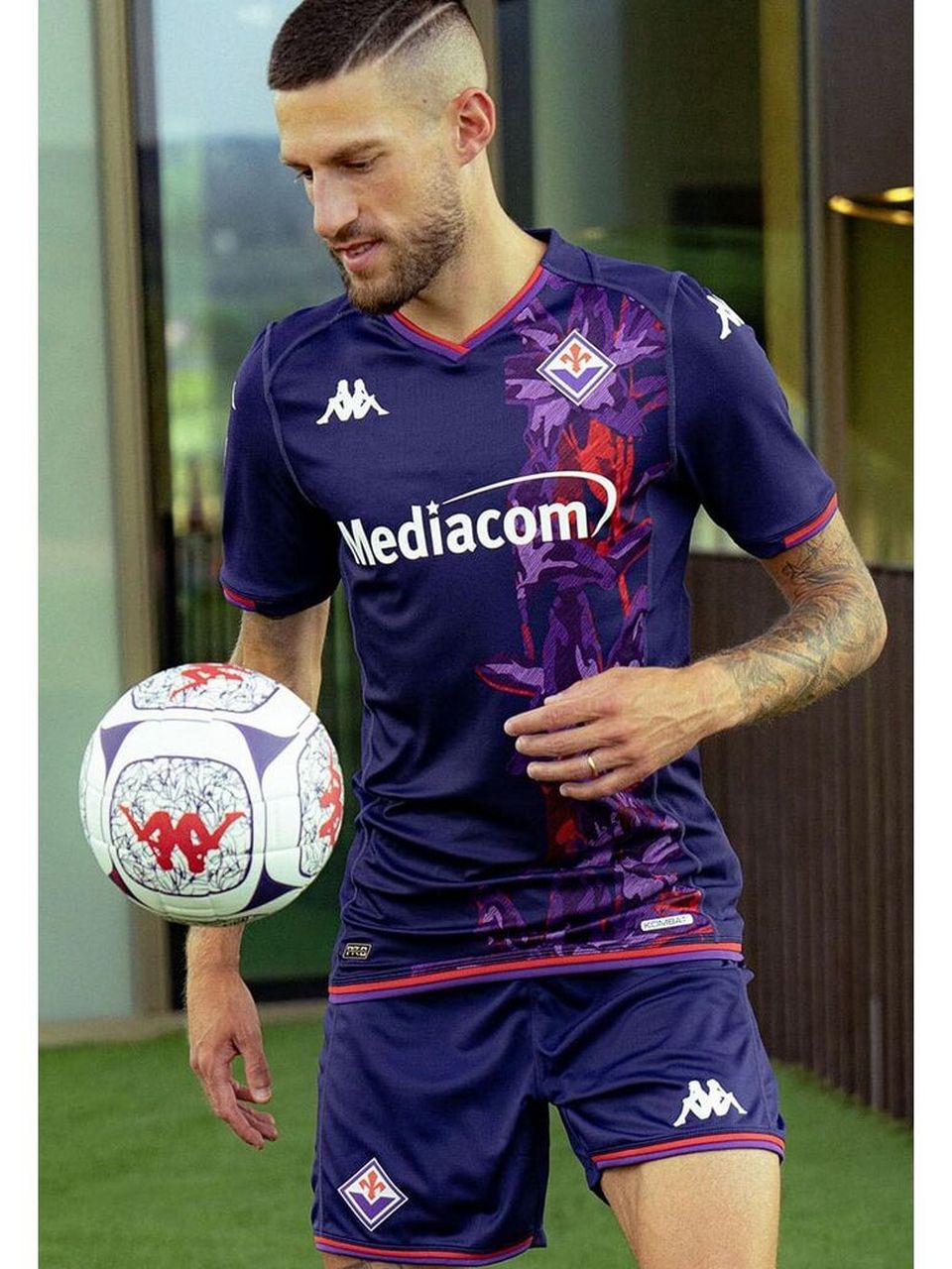 佛罗伦萨发布2023-24赛季第三球衣 #足球#0202#小红书竞技场#02