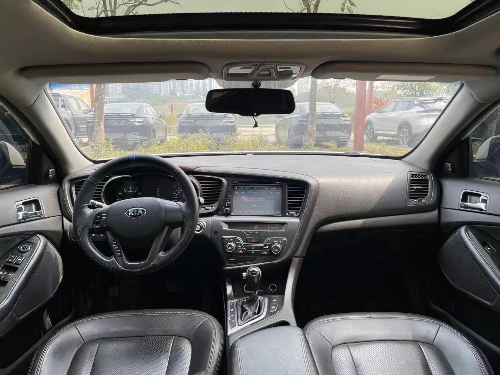 13年起亚k5自动2.0高配,安全行驶12万公里,电动座椅,双天窗,车况精品.