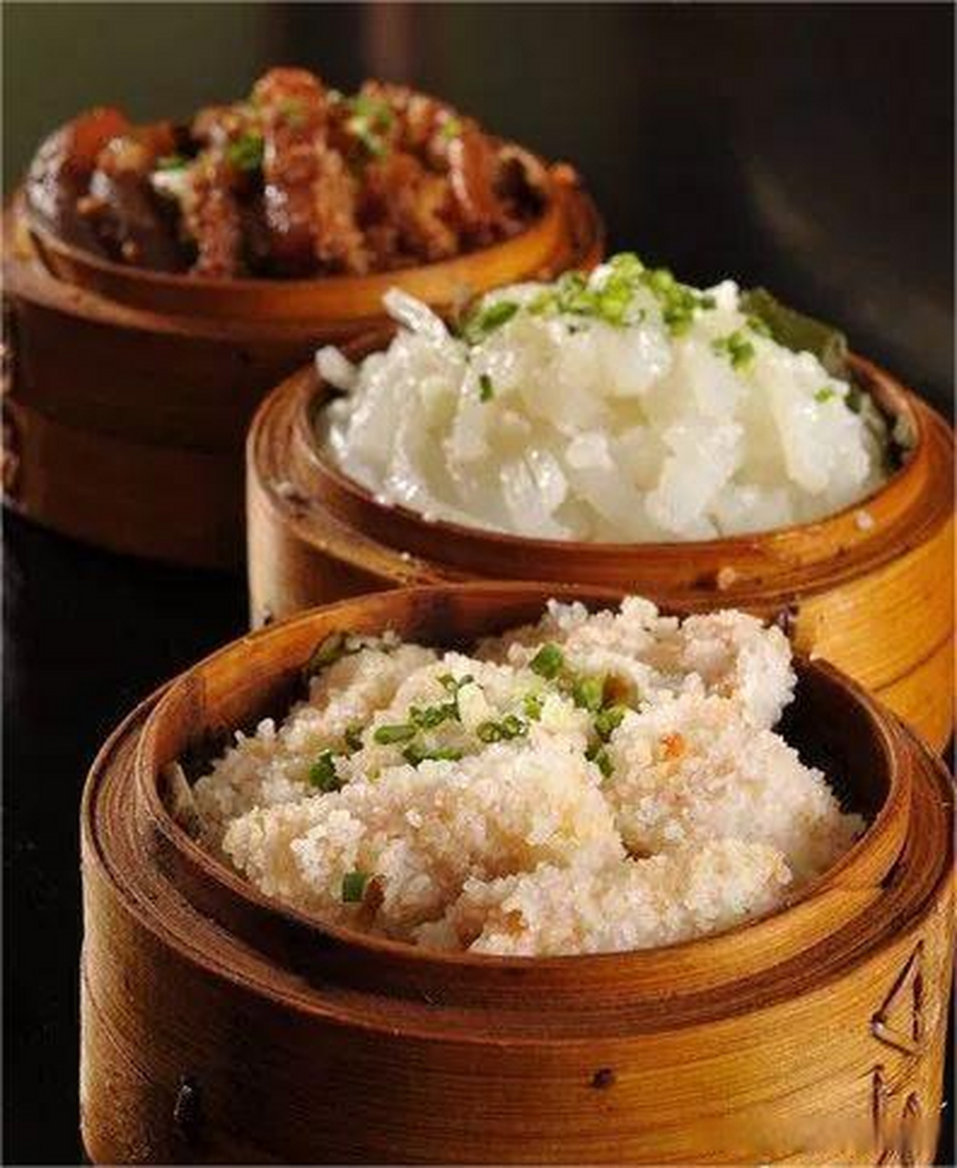 沔阳三蒸,是湖北沔阳(今仙桃)的传统名菜之一,具有浓郁的乡土