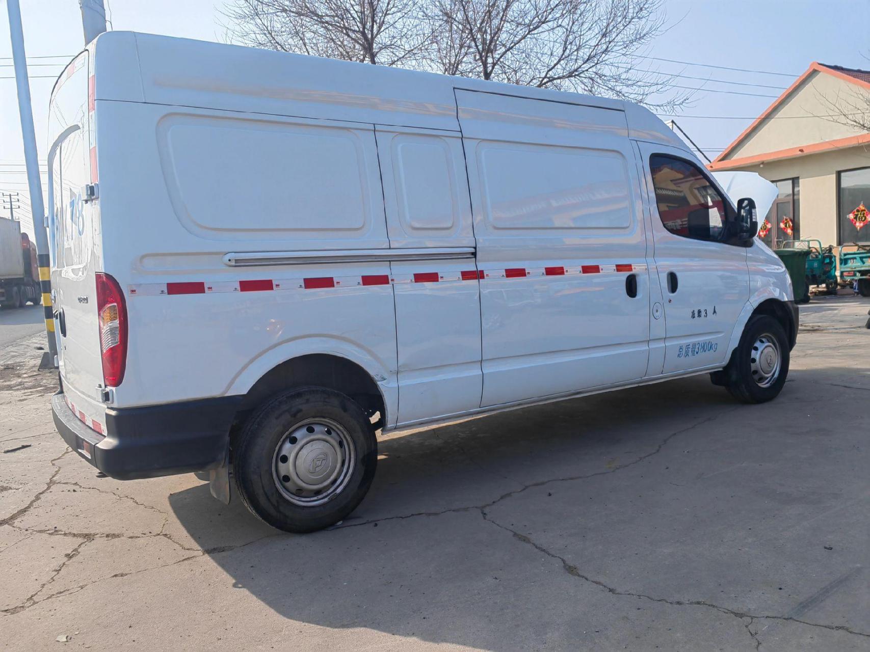 20.11月,大通封闭箱货车