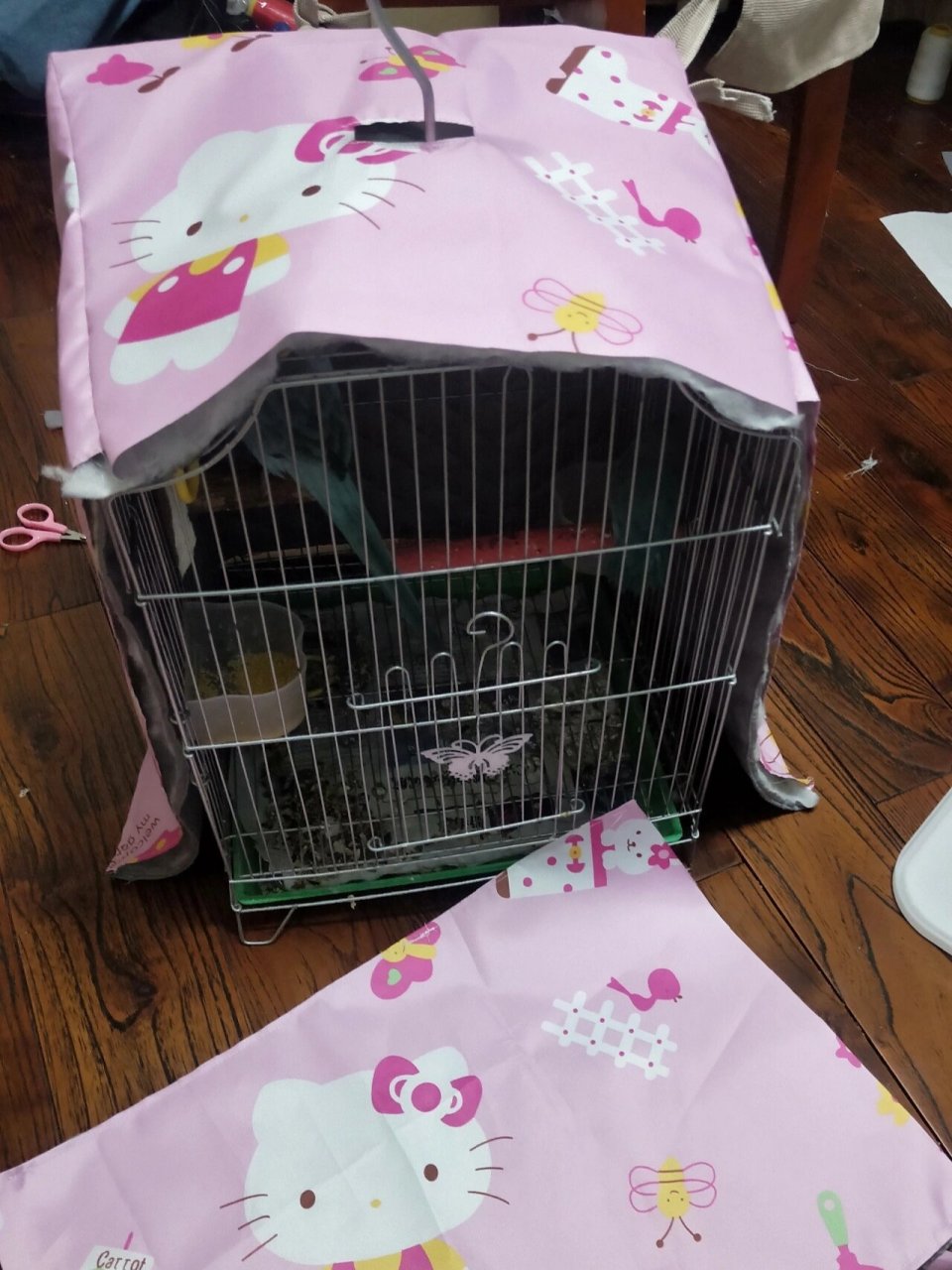 😘缝纫小白,鸟笼笼罩 从昨天晚上裁剪到今天缝,鸟笼罩大体样子已经