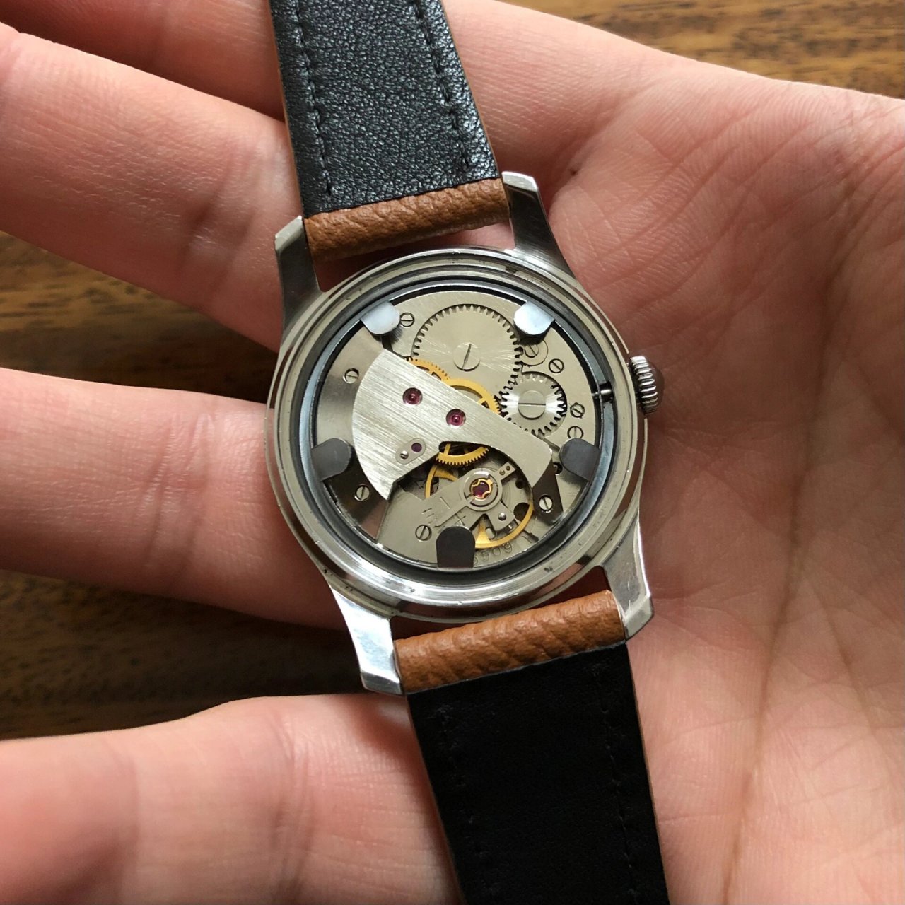 老上海手表a611 1965年生产,中期印刷标611,单数字拉丝盘面,比早期