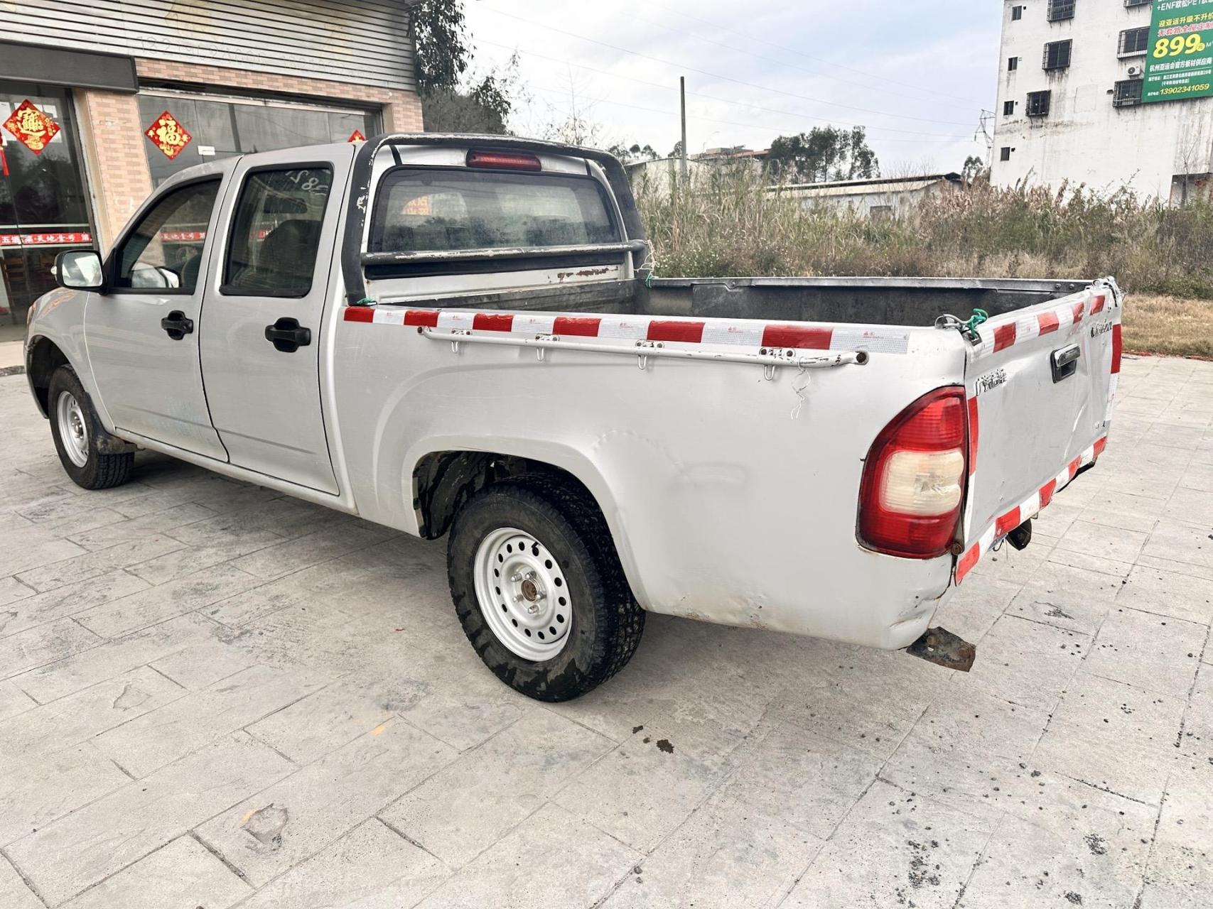 13年广汽吉奥皮卡  2.8t柴油版   车厢1.