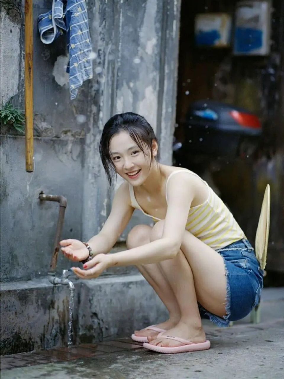 武汉大学校花吴倩,离婚后颜值巅峰 着"武大校花"头衔出道的吴倩,凭借