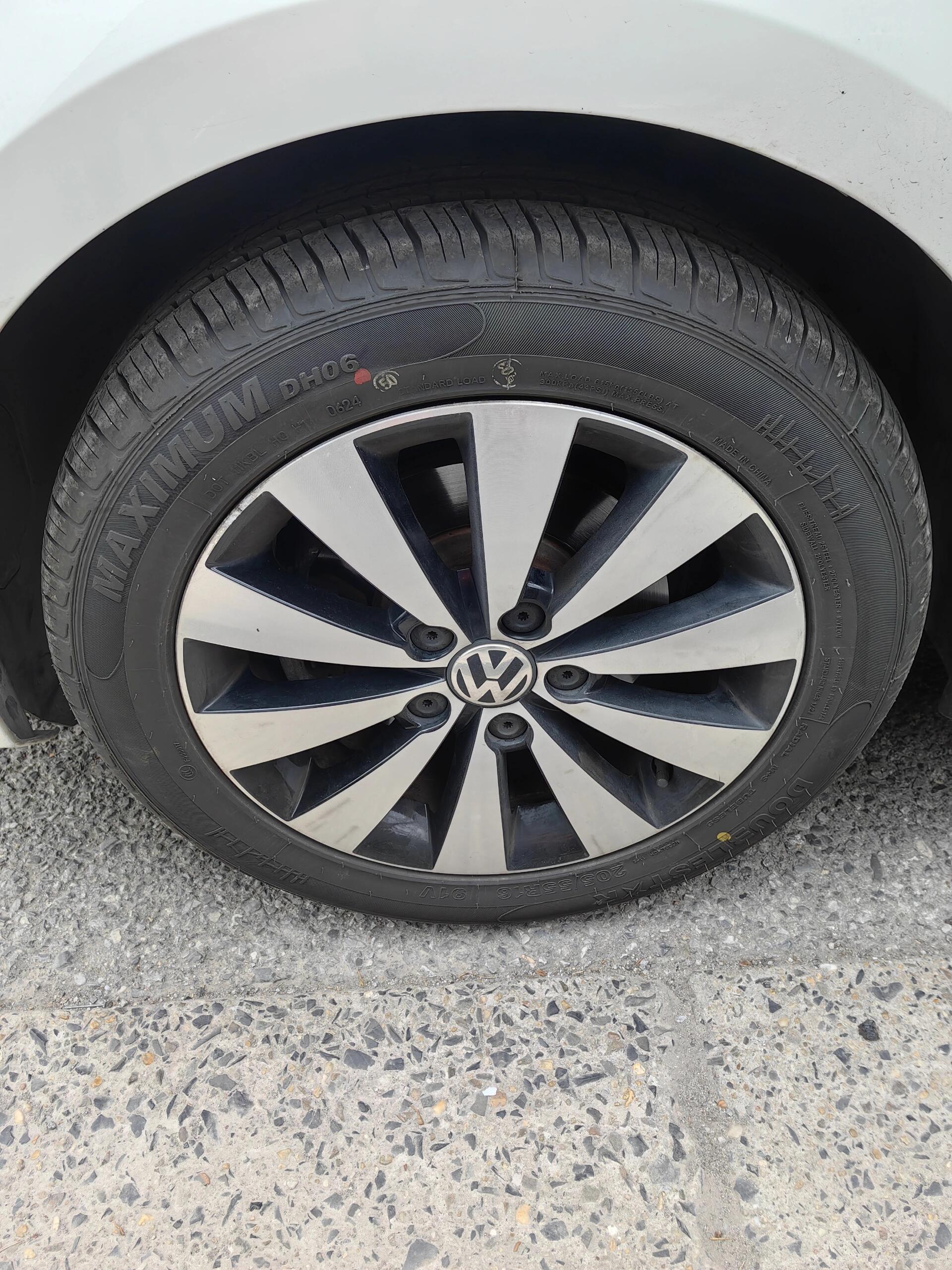 2018年款速腾,原配轮胎是佳通,年均行驶里程15,000.