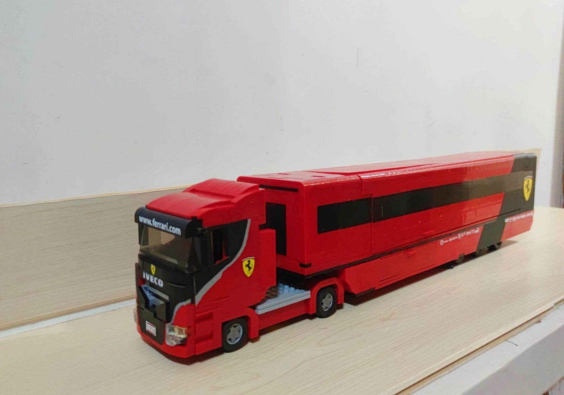 听说乐高法拉利运输车绝版了 那就自己整辆 plus版法拉利运输车 	 f1