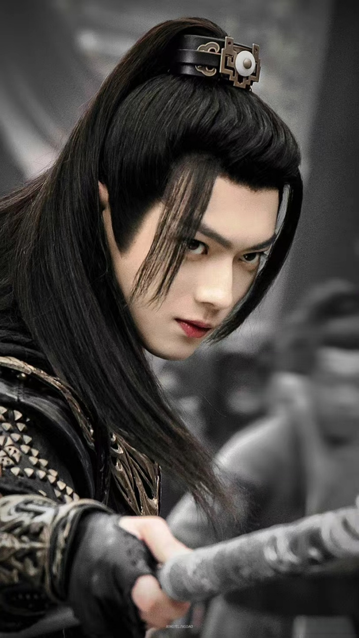 许凯脸比碗小#02许凯的古装造型真的很有魅力,不管是五年前久居朝