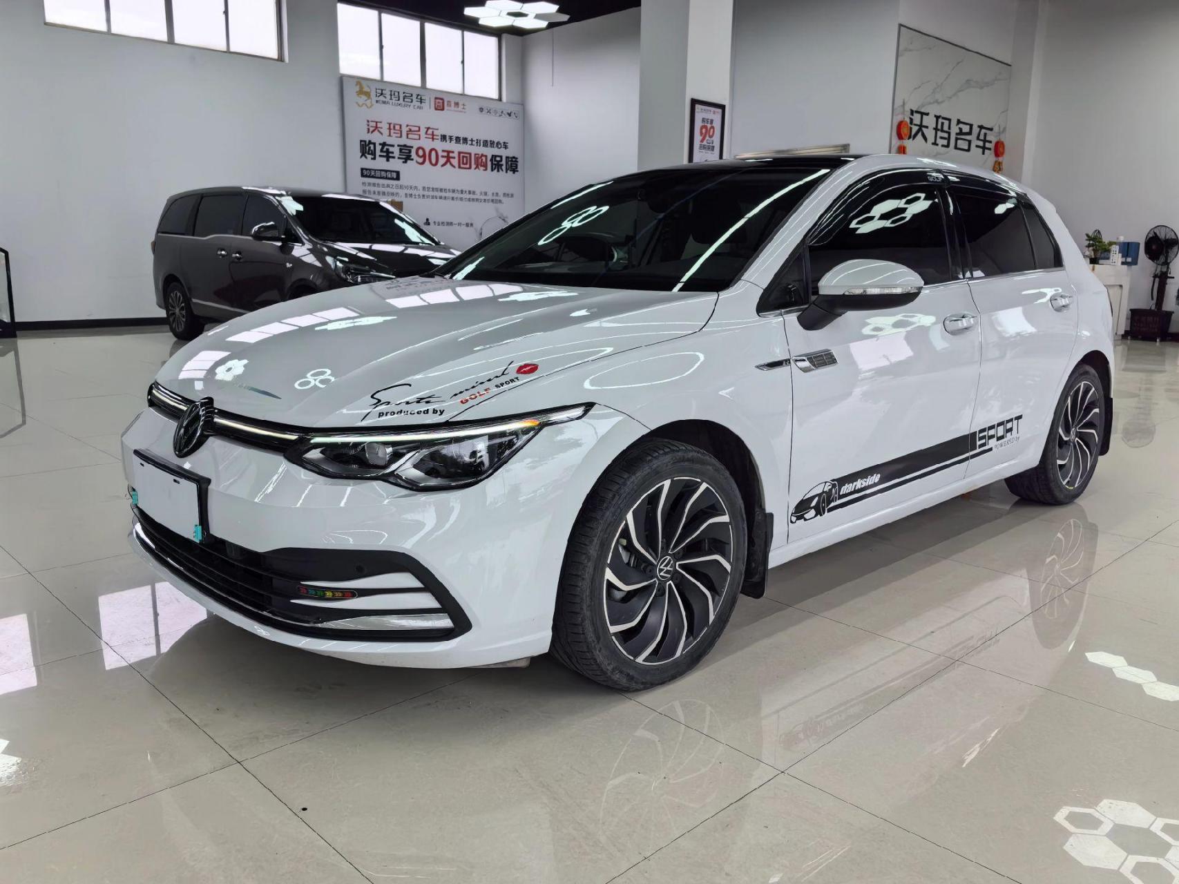 22年高尔夫8 pro,14.98万指导价,白色1.