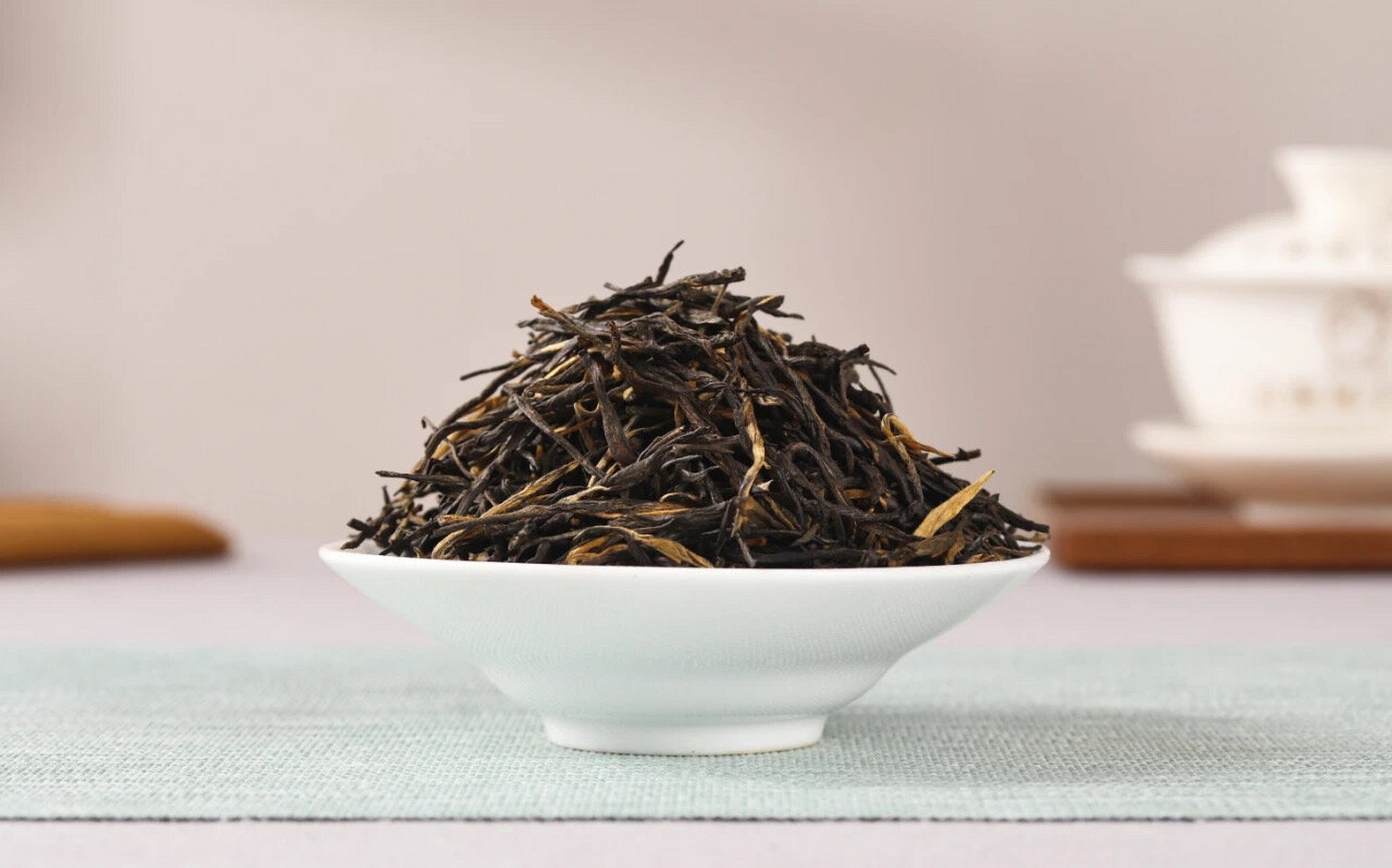 day18|每天认识一款茶之老树松针滇红 云南临沧凤庆核心产区,海拔在