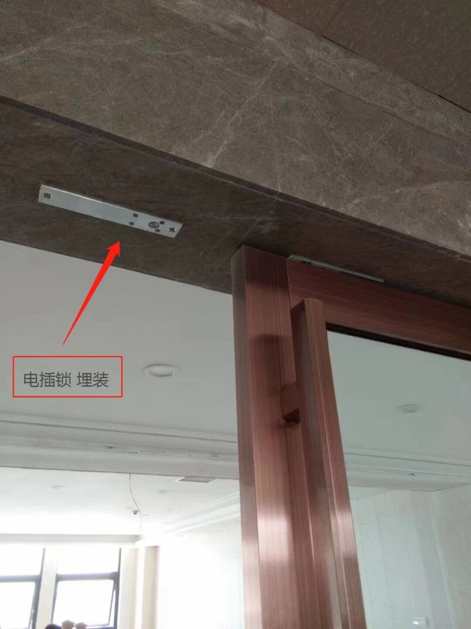 门禁磁力锁(电插锁)的安装步骤如下: 1.
