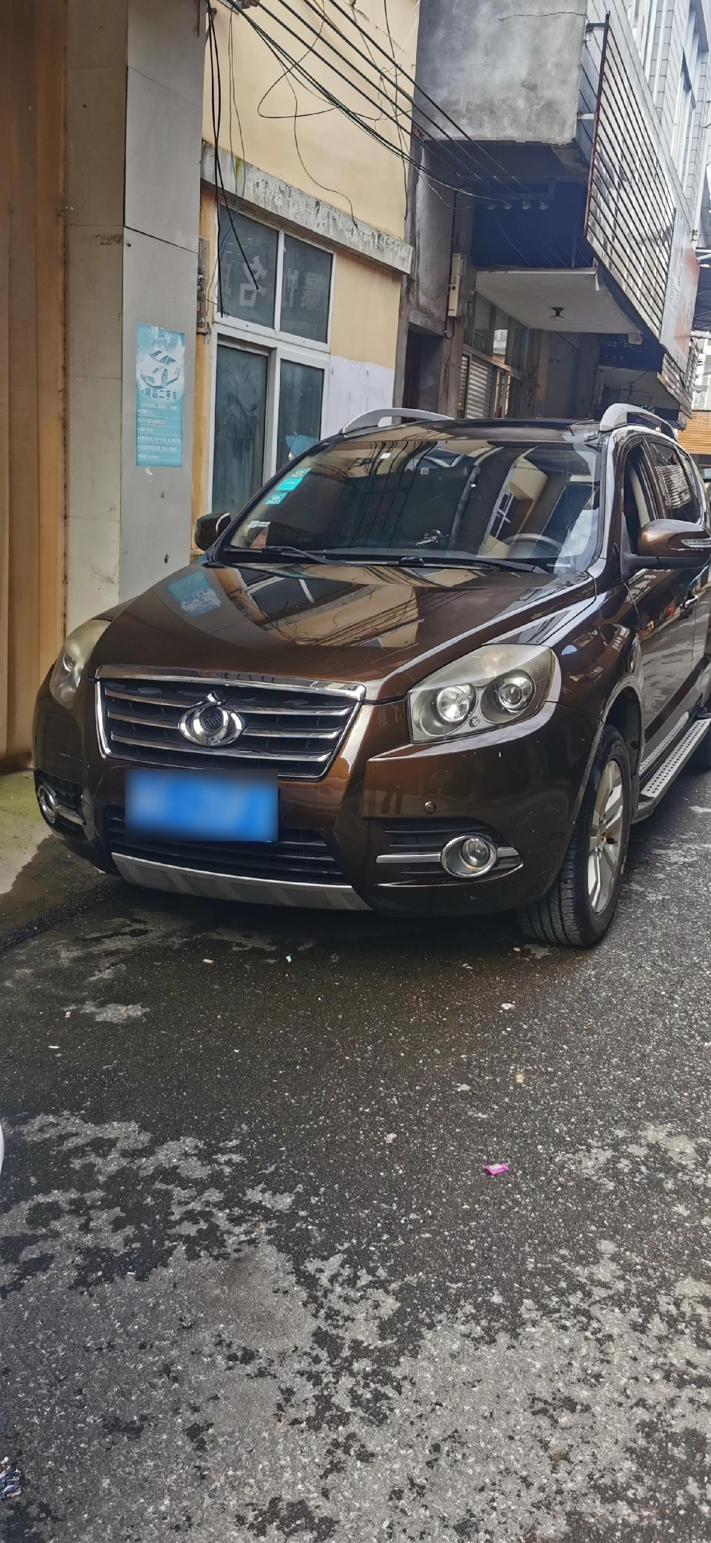 14年上牌吉利gx7,安全行驶了12万公里,精品车况,只有几个面补漆,车子