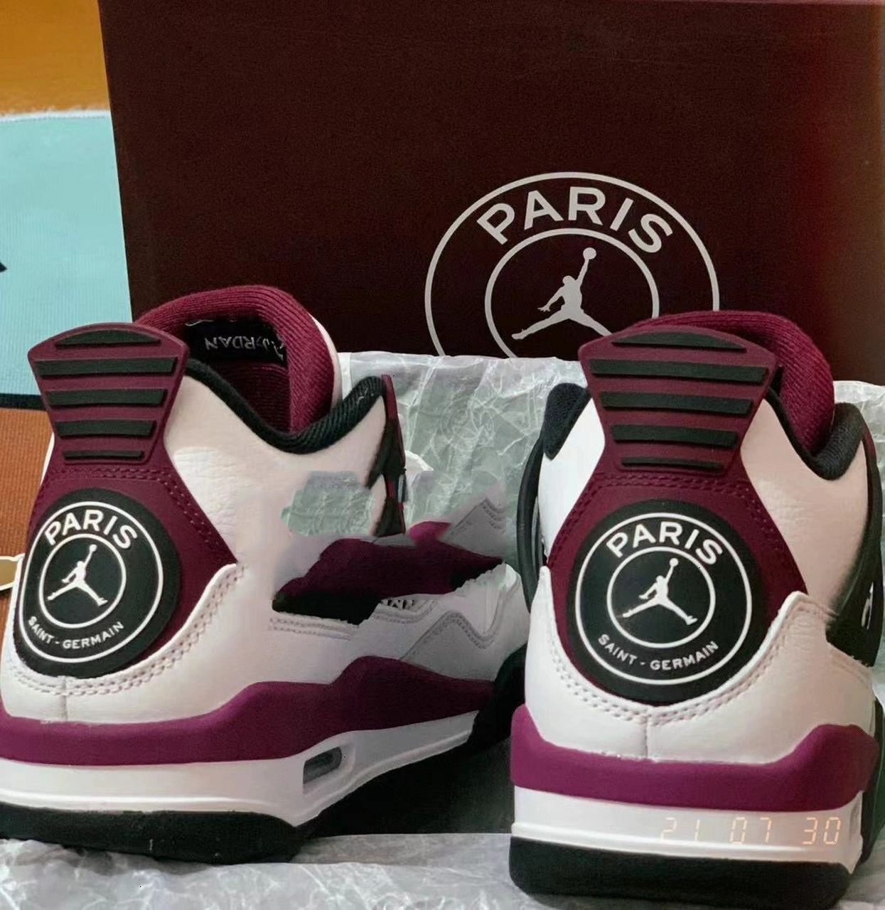 百搭喜爱的运动鞋 air jordan 4 大巴黎aj4 鞋子:air jordan 4 大巴黎